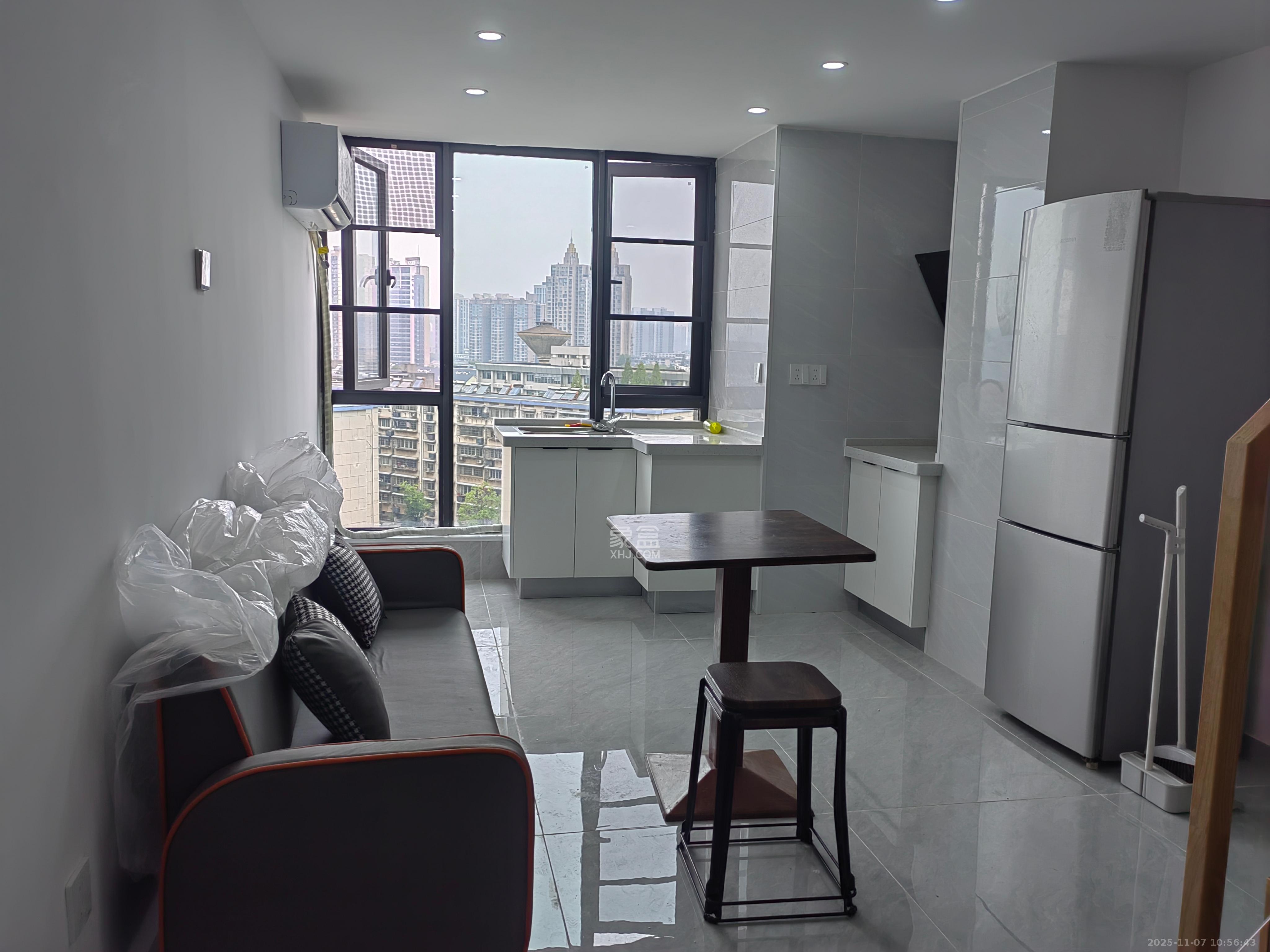 卓越伊景苑  2室1厅1卫    2000.0元/月