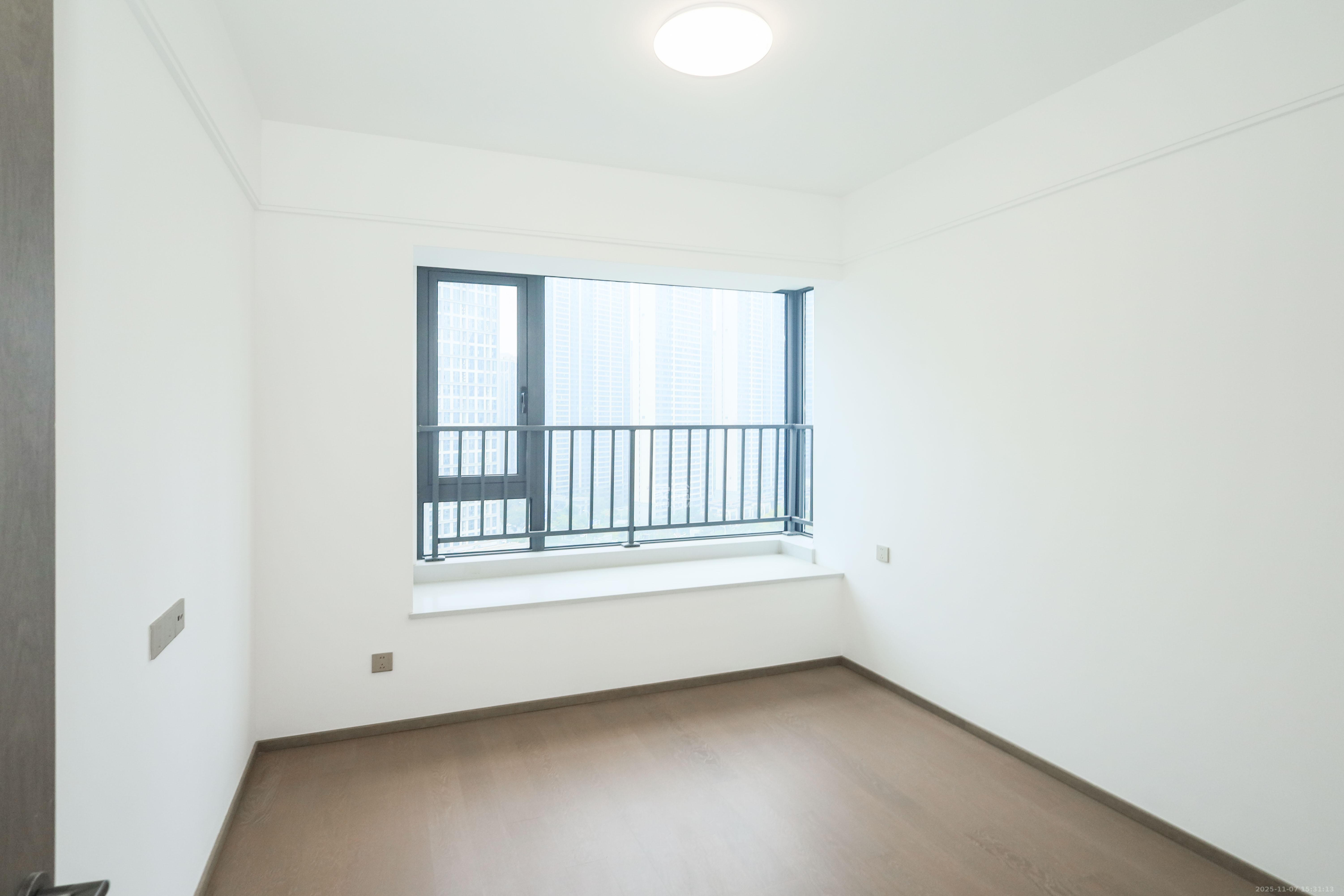 绿城招商桂语雲峯 4室2厅2卫 308.0万 绿城招商桂语雲峯 4室2厅2卫 308.0万卧室