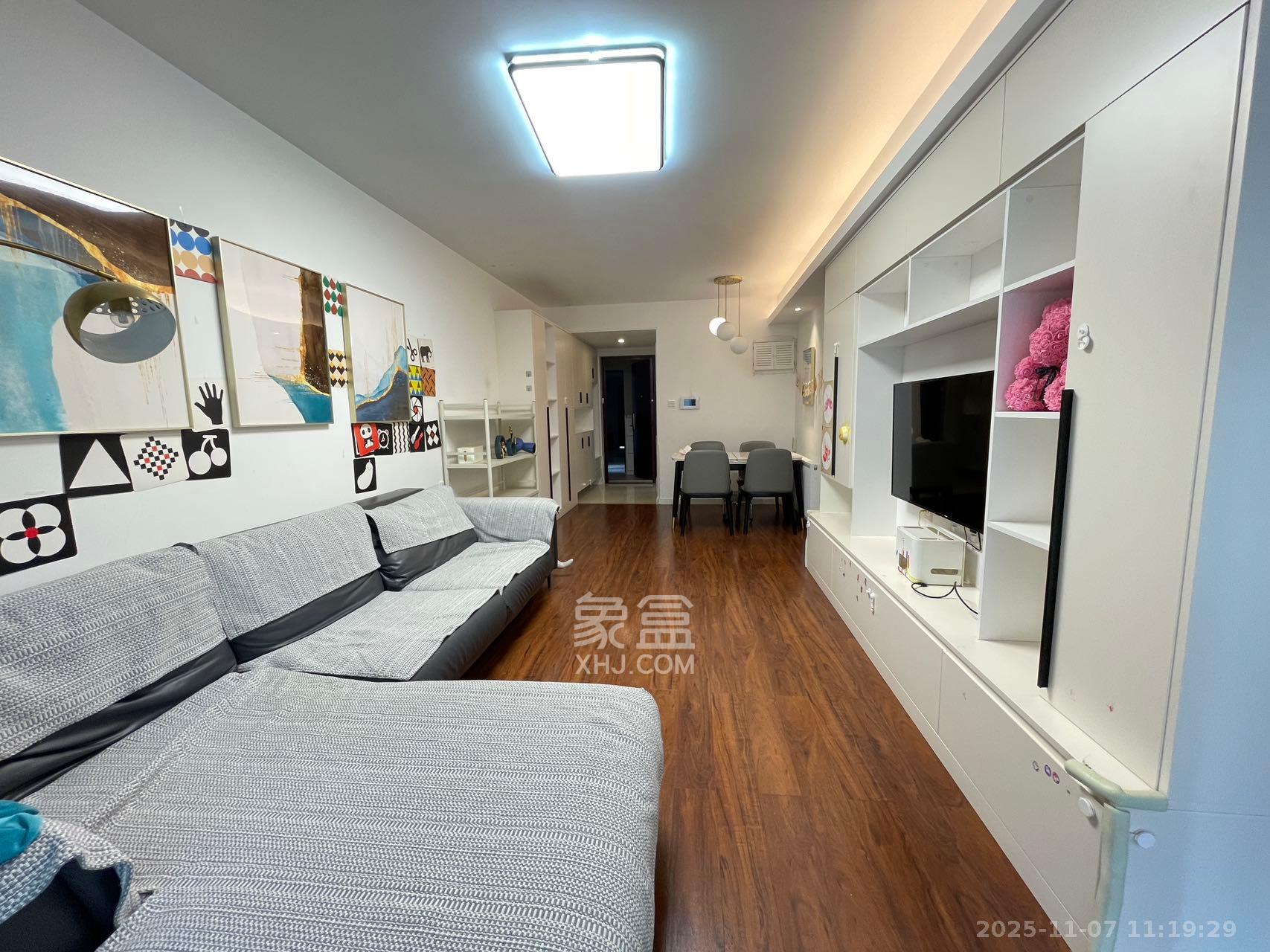 万科魅力之城观澜里 3室2厅2卫 2900.0元/月 万科魅力之城观澜里 3室2厅2卫 2900.0元/月室内图