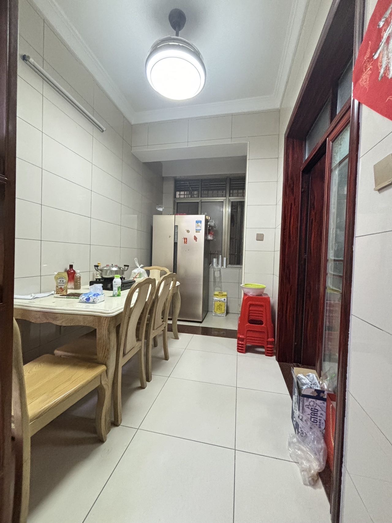 美兰新苑小区  3室2厅1卫    140.0万客厅