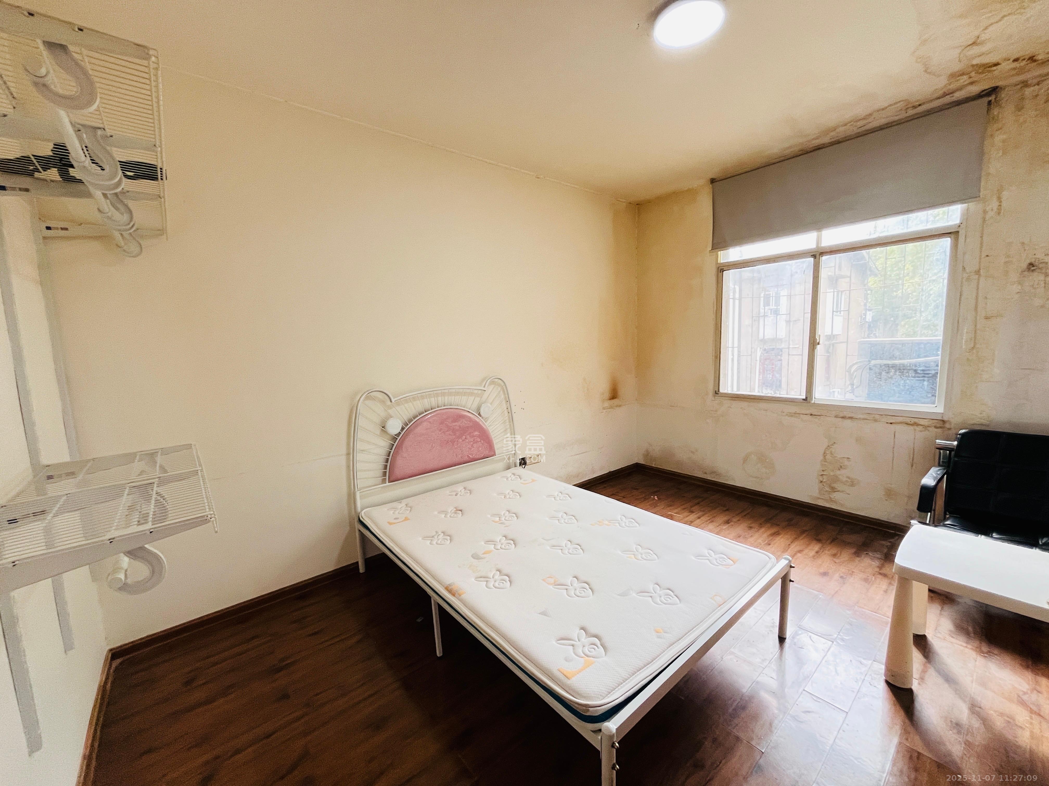 东瓜山二村  1室1厅1卫    1000.0元/月室内图