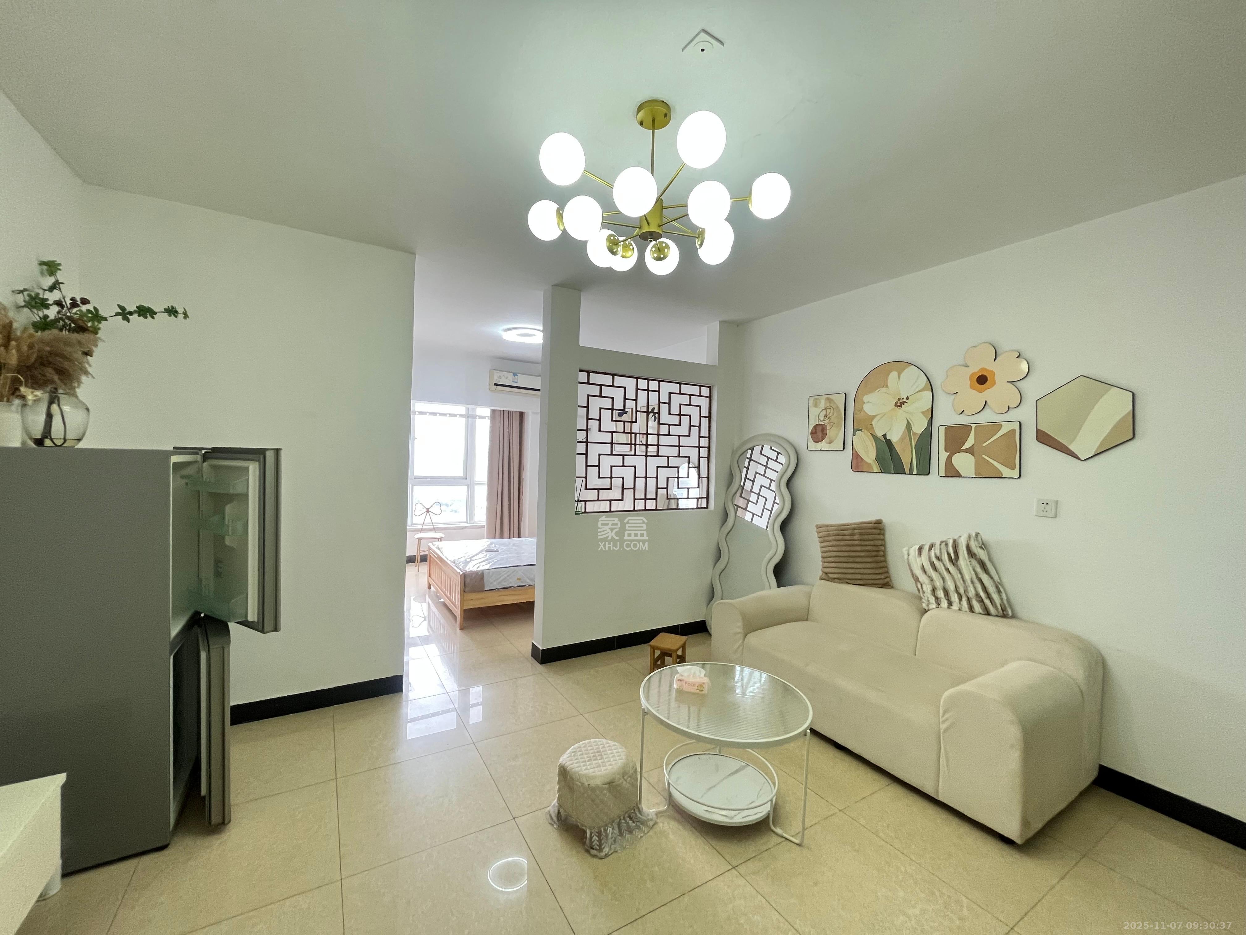 先锋东外滩  1室1厅1卫    1800.0元/月