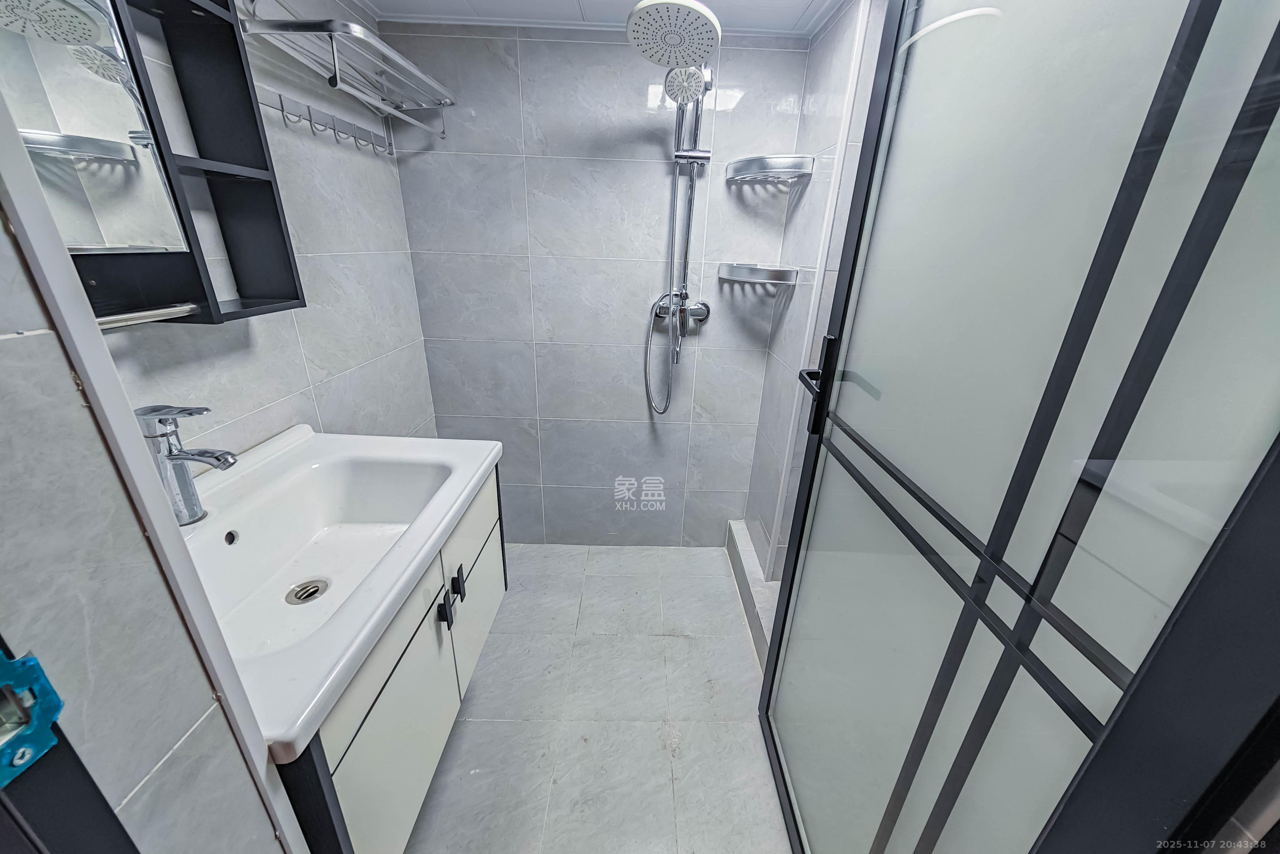 卓越伊景苑 2室1厅1卫 28.0万 卓越伊景苑 2室1厅1卫 28.0万卫生间