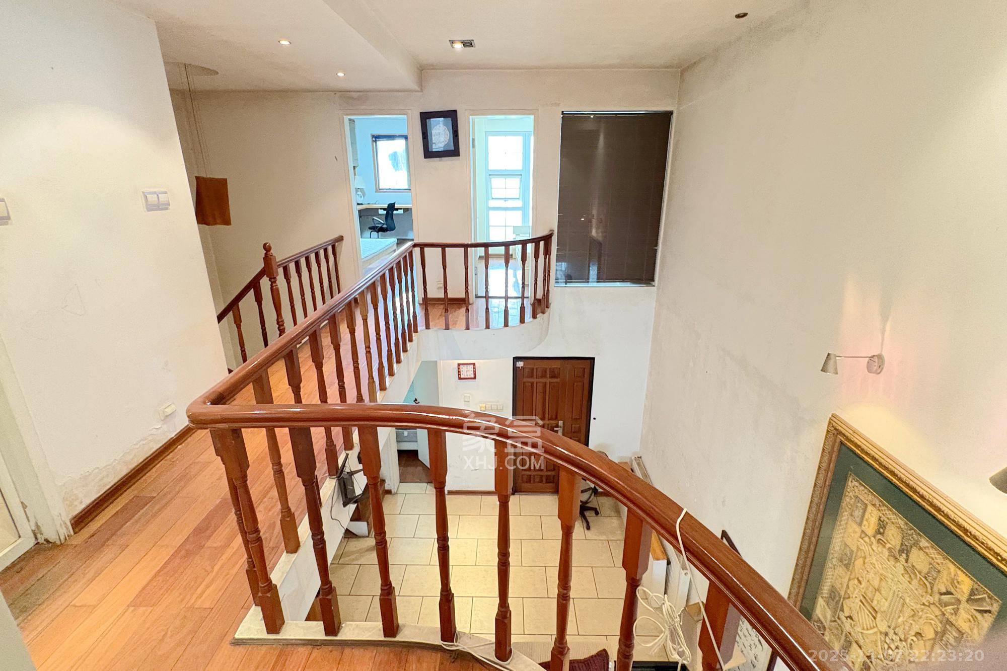 香格里嘉园  4室2厅2卫    150.0万其他