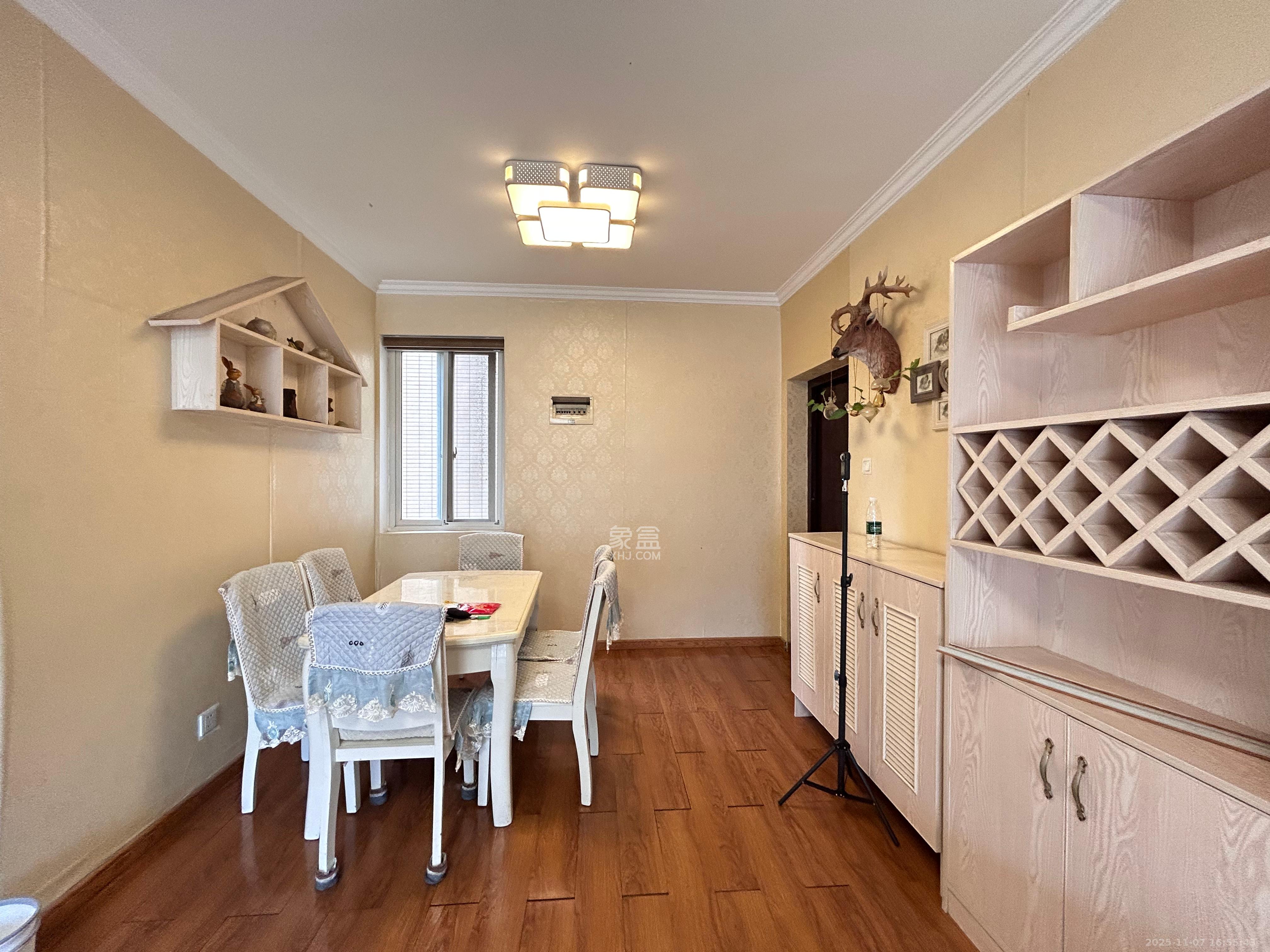 万丽景园 3室2厅1卫 2000.0元/月 万丽景园 3室2厅1卫 2000.0元/月室内图