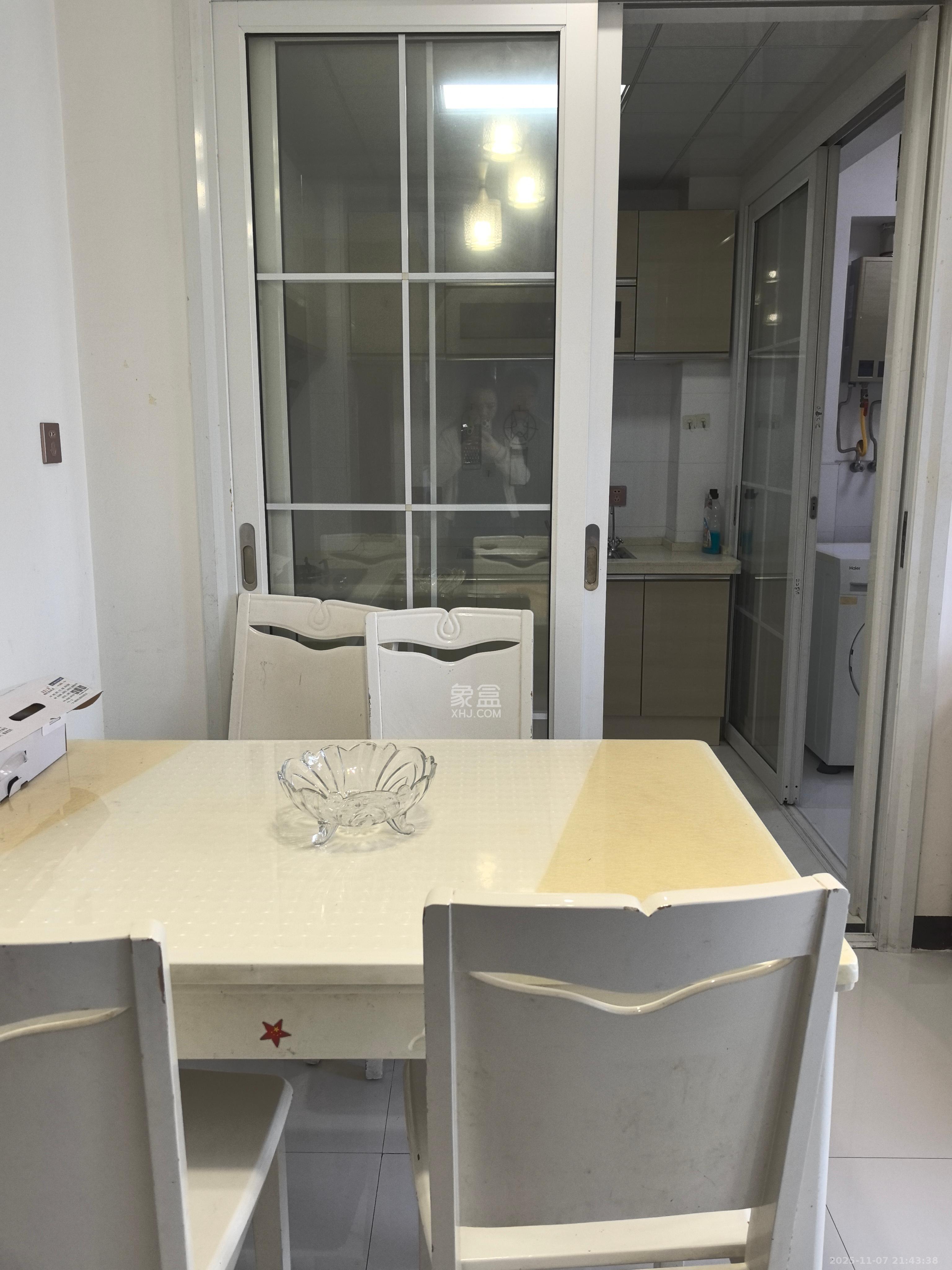 天下一家 2室1厅1卫 2500.0元/月 天下一家 2室1厅1卫 2500.0元/月室内图