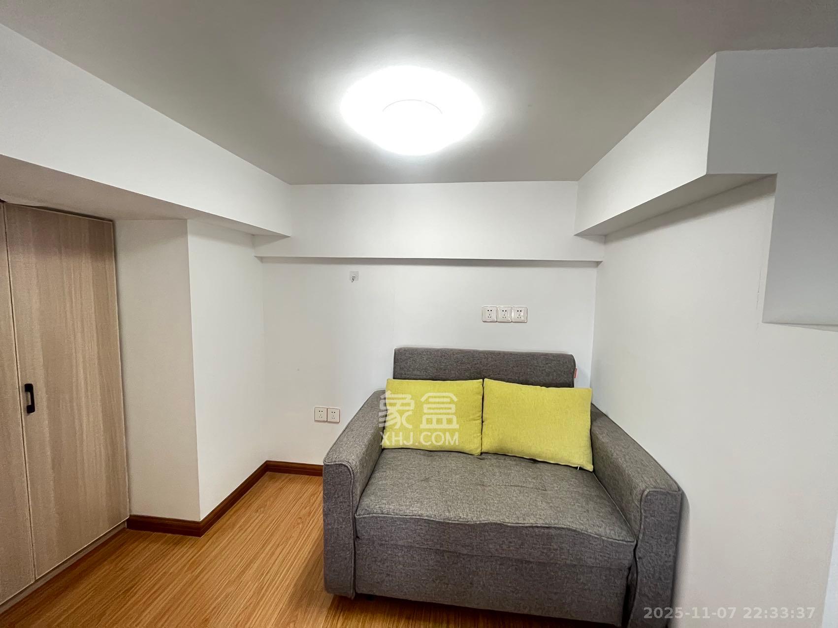 裕天国际商汇中心  1室1厅1卫    1800.0元/月室内图