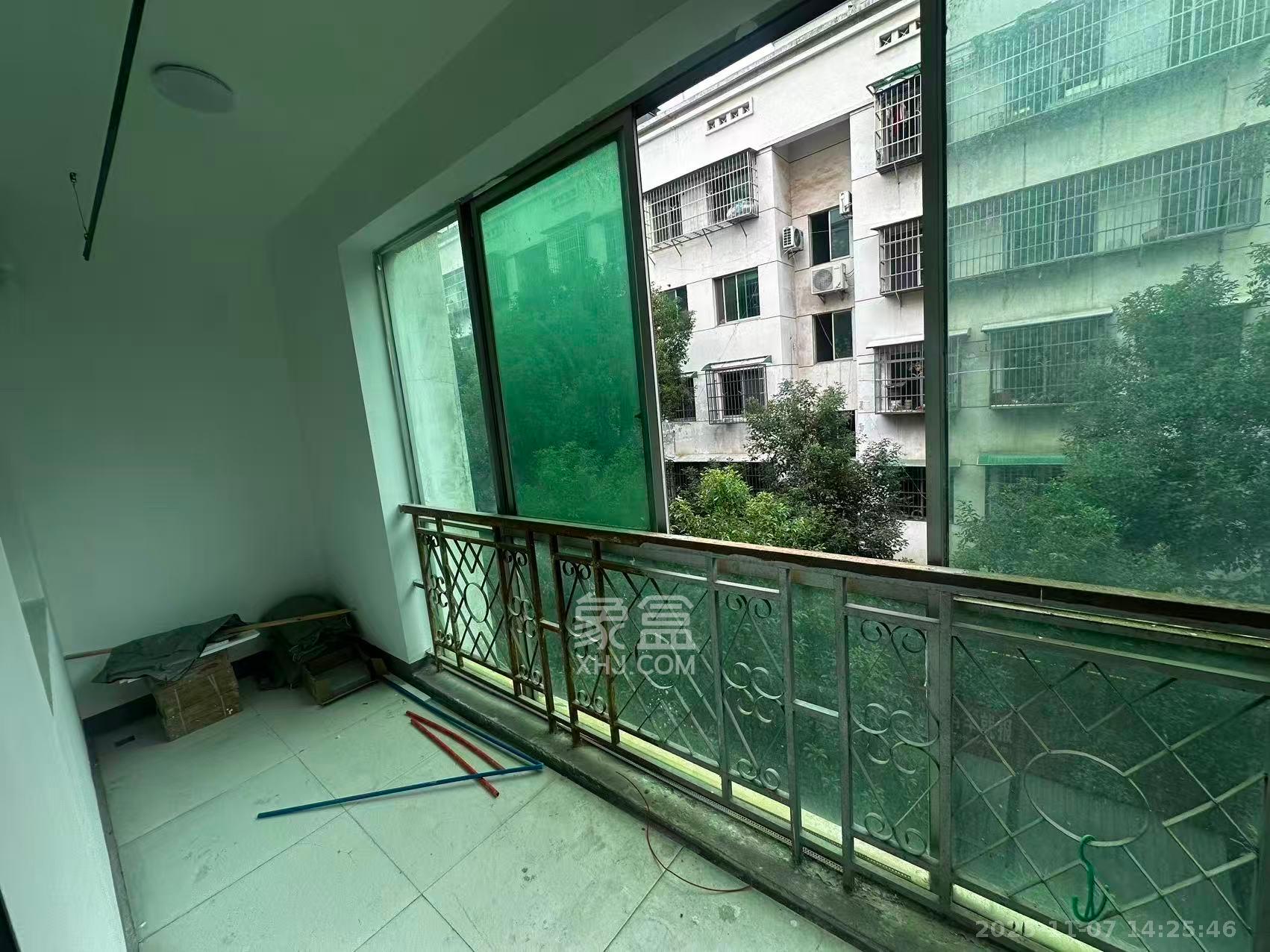 中南汽车世界 3室2厅2卫 1300.0元/月 中南汽车世界 3室2厅2卫 1300.0元/月室内图