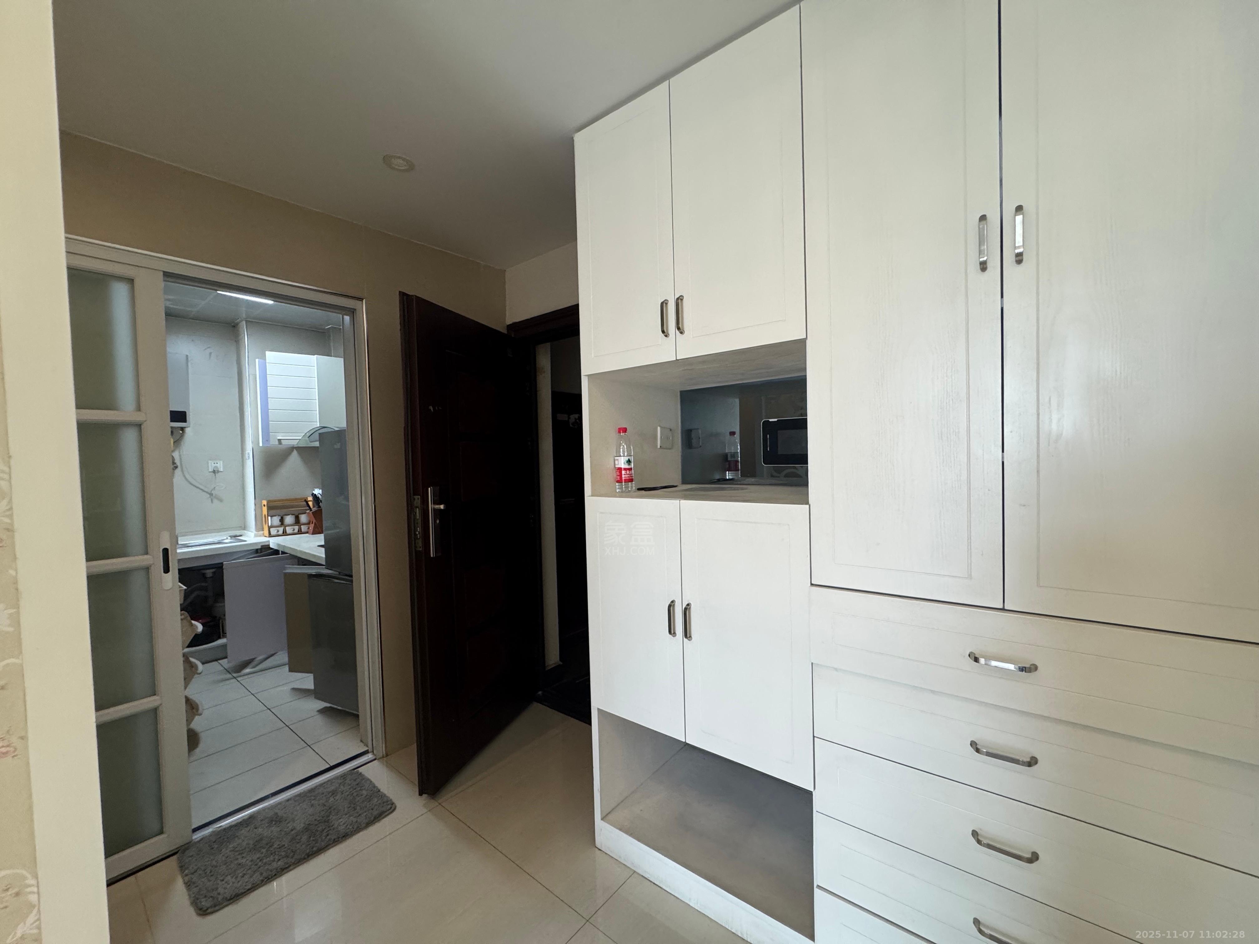 华晨御园 1室1厅1卫 1500.0元/月 华晨御园 1室1厅1卫 1500.0元/月室内图