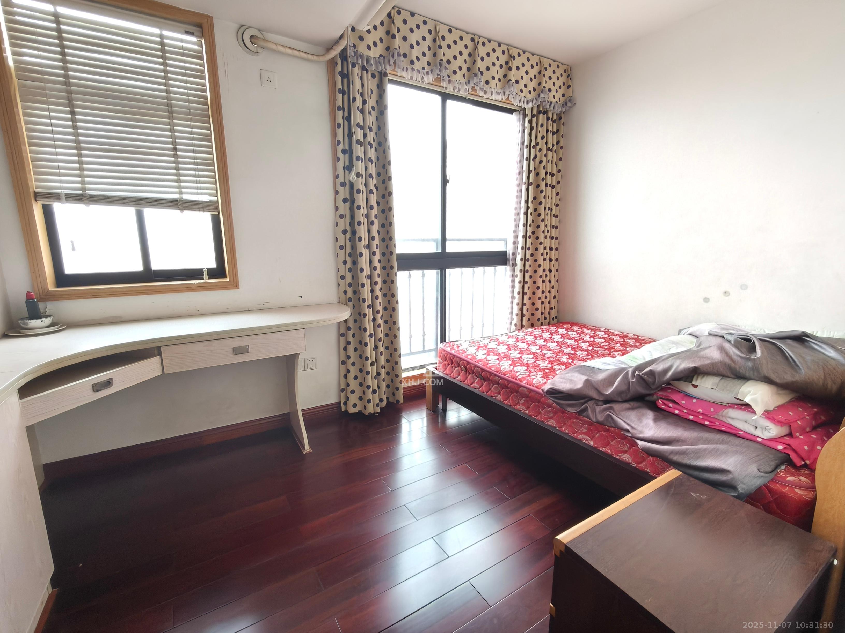 康桥长郡  3室2厅2卫    1900.0元/月室内图