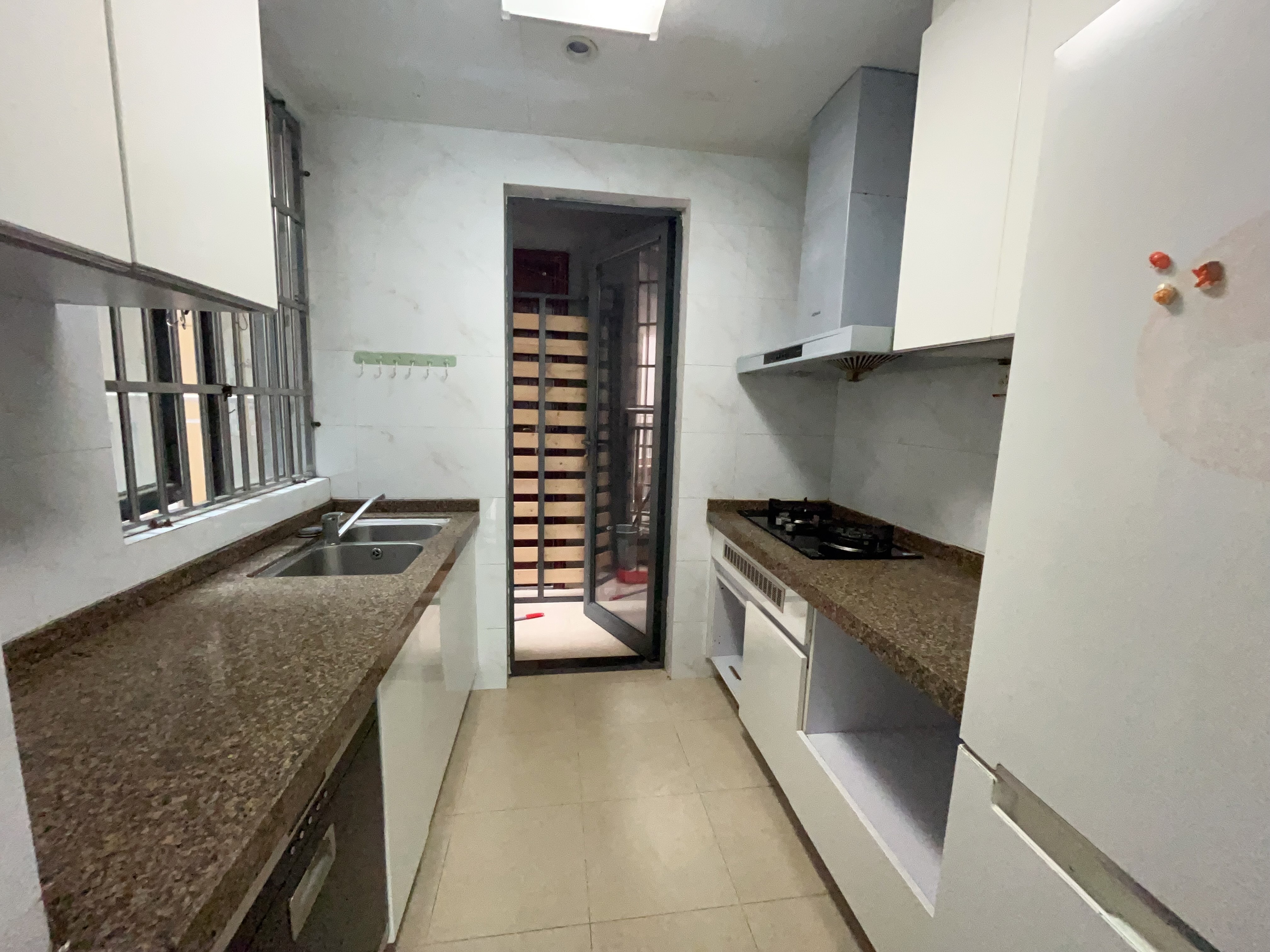 恒大海口文化旅游城  3室2厅2卫    2300.0元/月室内图