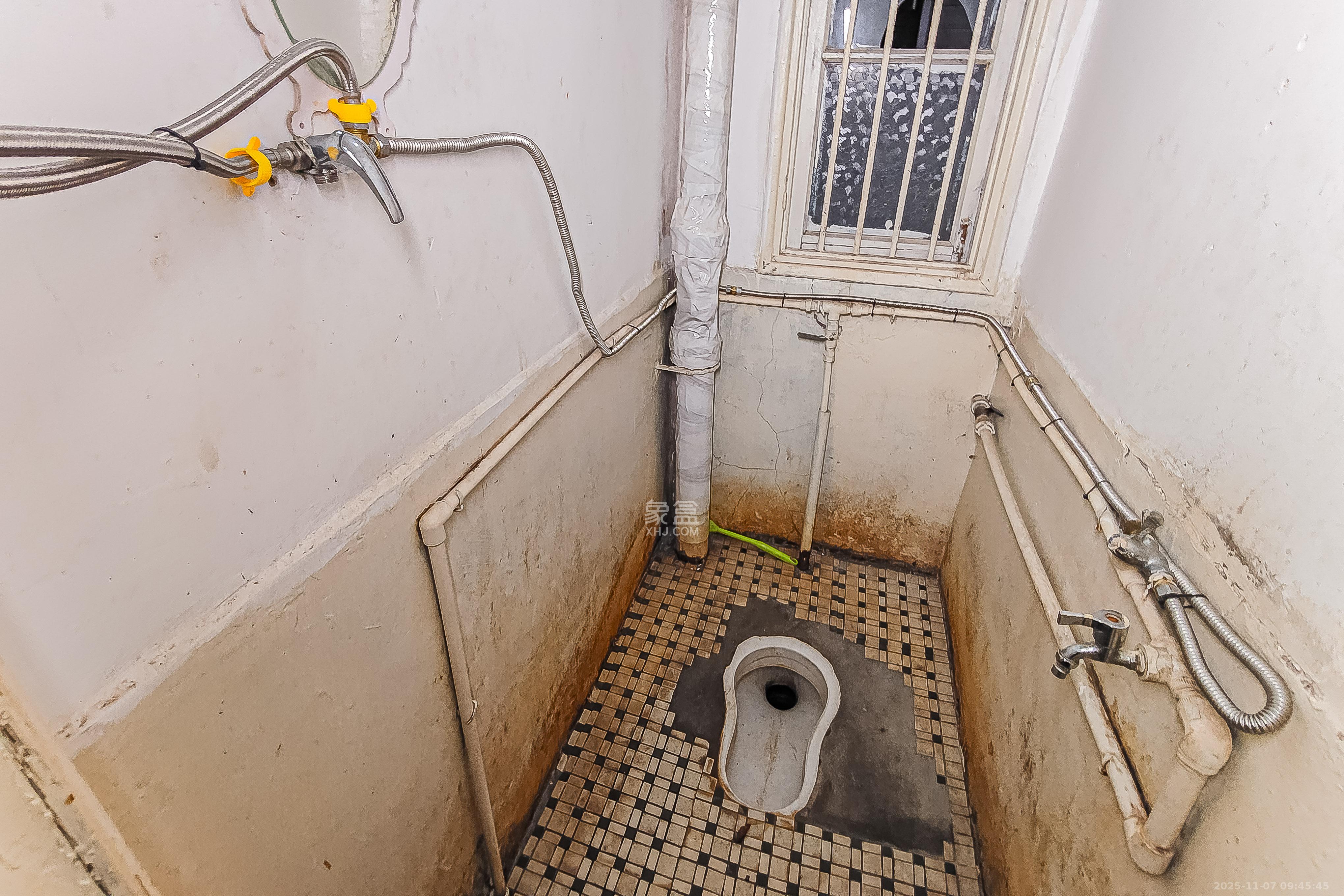 梨子山小区 2室1厅1卫 53.0万 梨子山小区 2室1厅1卫 53.0万卫生间