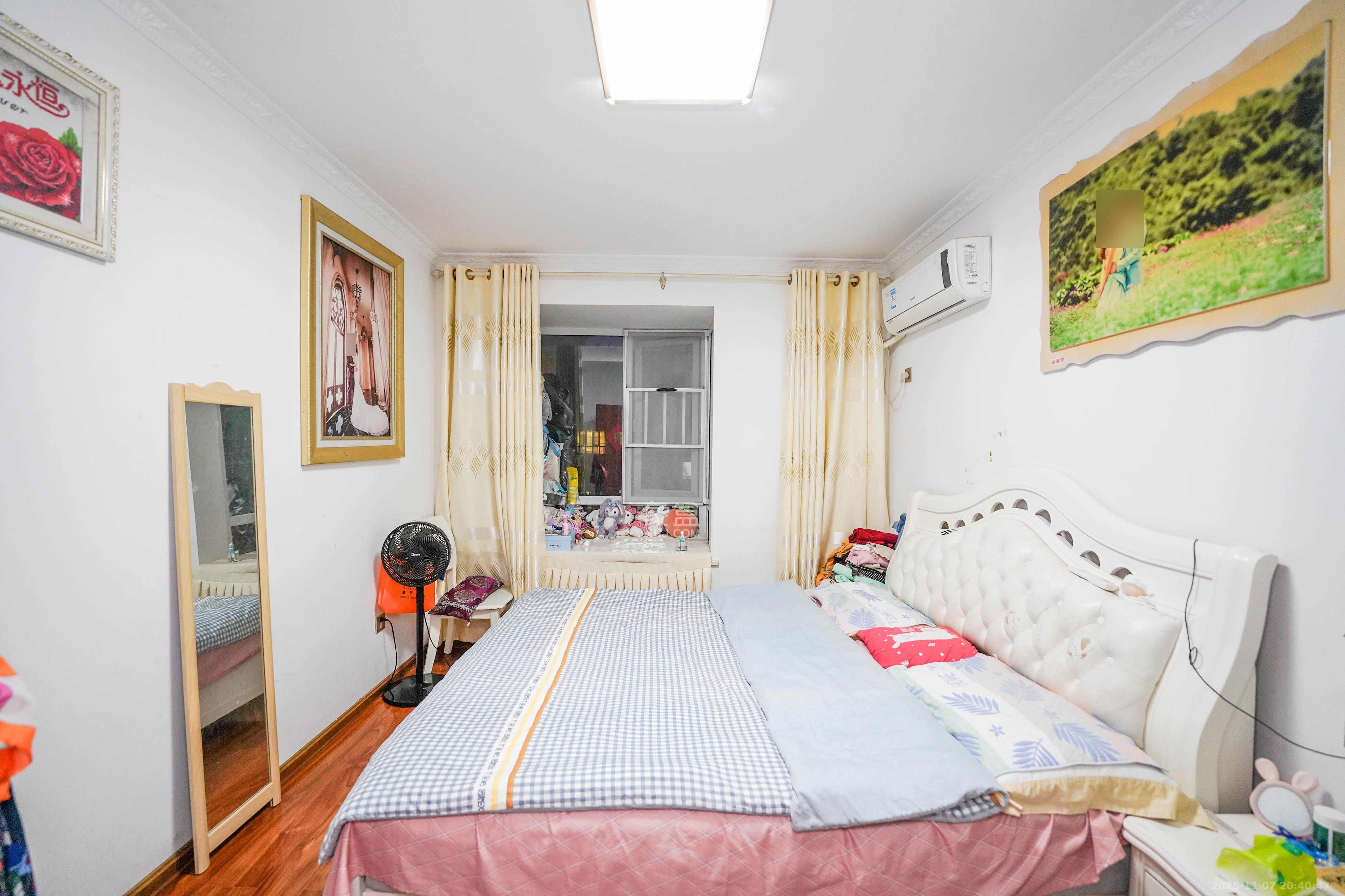 丽发新城  1室0厅0卫    55.0万卧室