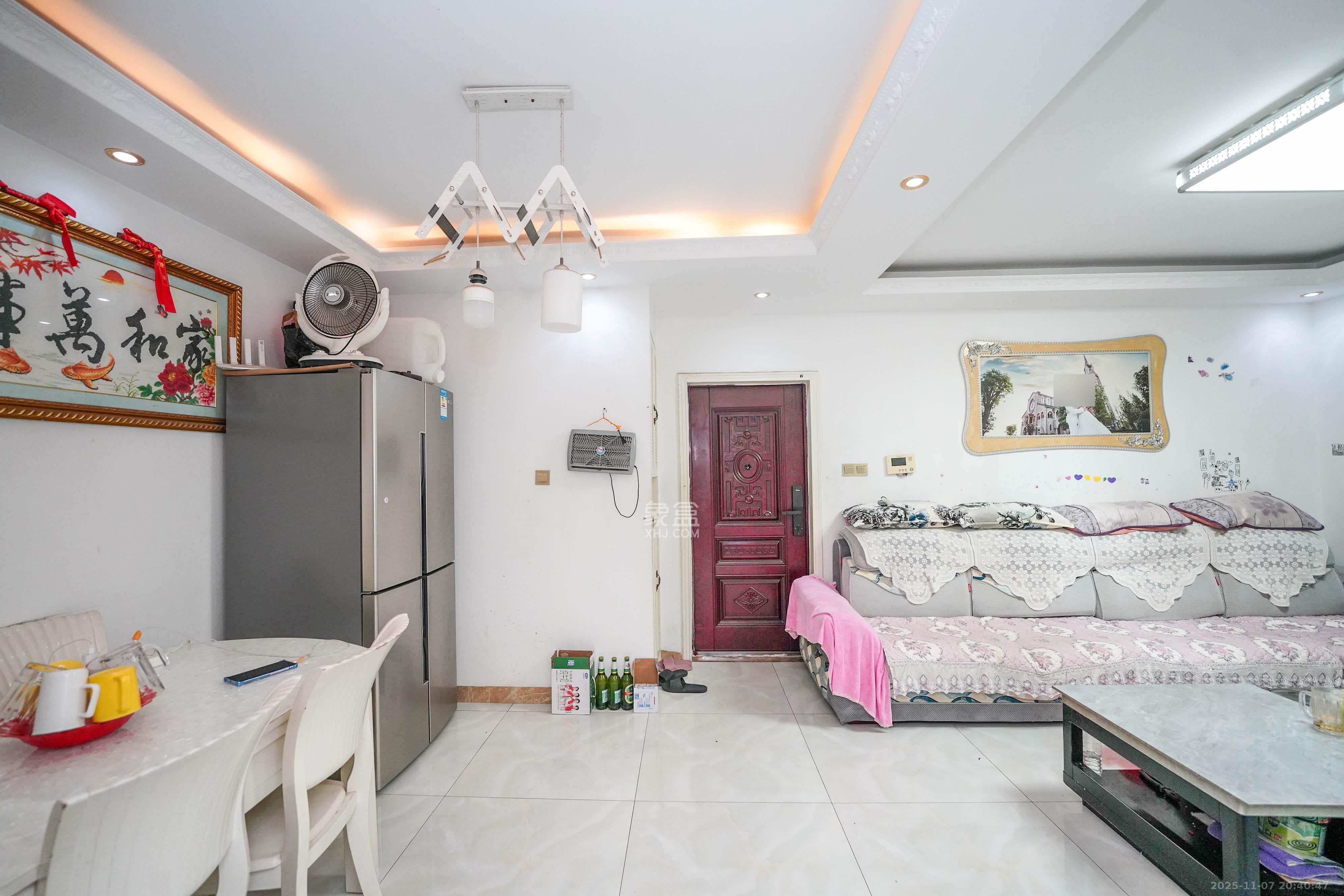 丽发新城  1室0厅0卫    55.0万客厅