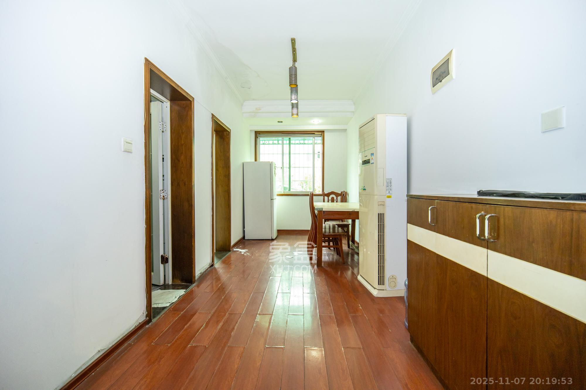 中南汽车世界 2室2厅1卫 29.8万 中南汽车世界 2室2厅1卫 29.8万其他