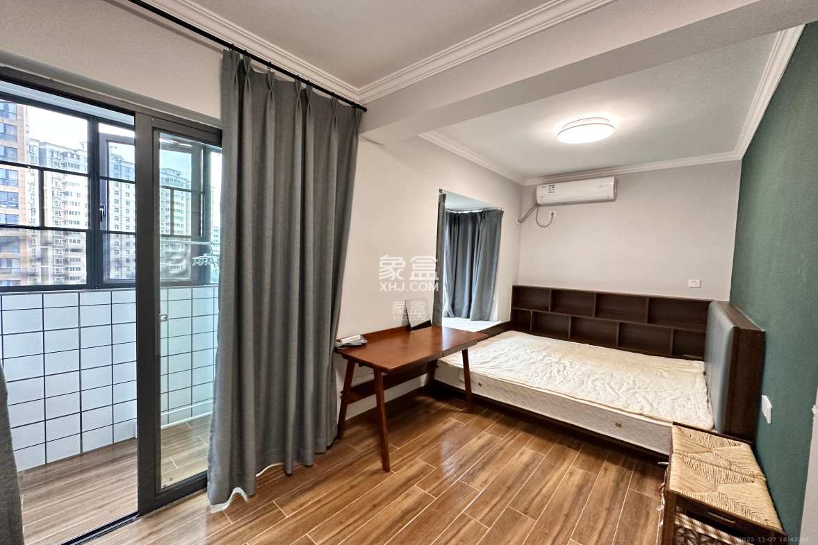 吉泰园安置小区 1室1厅1卫 2400.0元/月 吉泰园安置小区 1室1厅1卫 2400.0元/月室内图