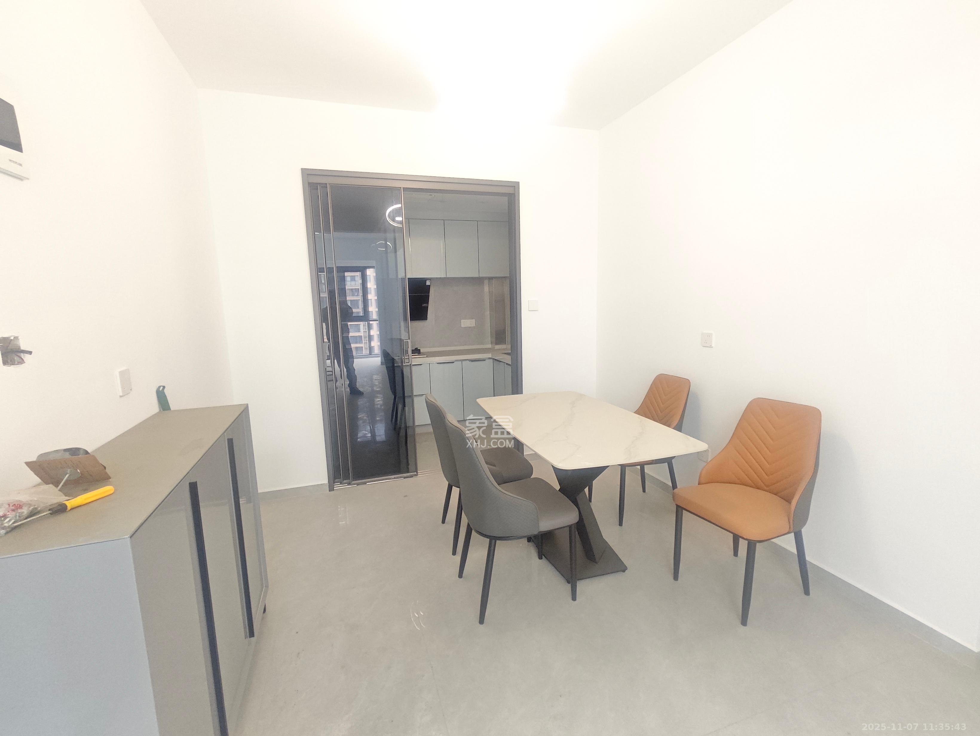 岭福家苑(天心佳苑) 3室2厅2卫 3600.0元/月 岭福家苑(天心佳苑) 3室2厅2卫 3600.0元/月室内图