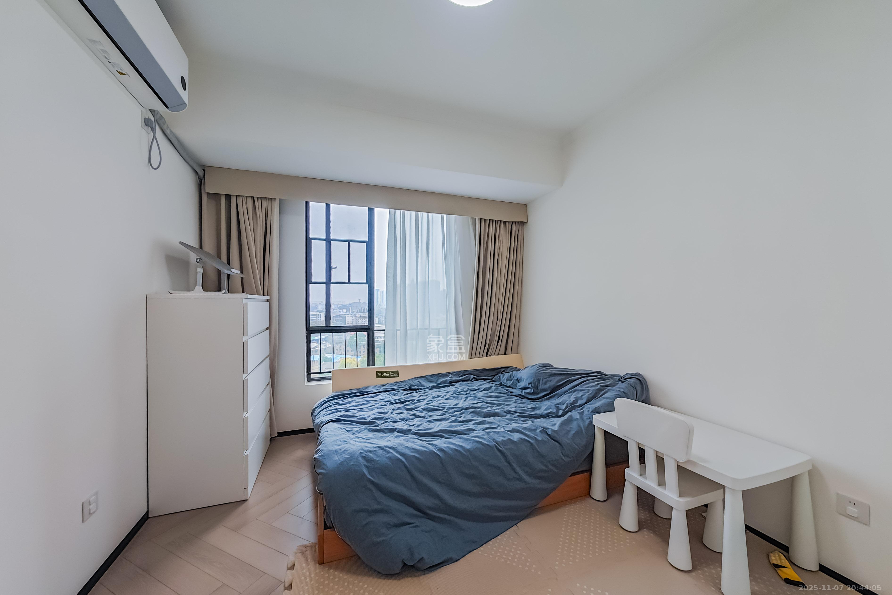 万科金域华府三四期 4室2厅2卫 142.0万 万科金域华府三四期 4室2厅2卫 142.0万卧室