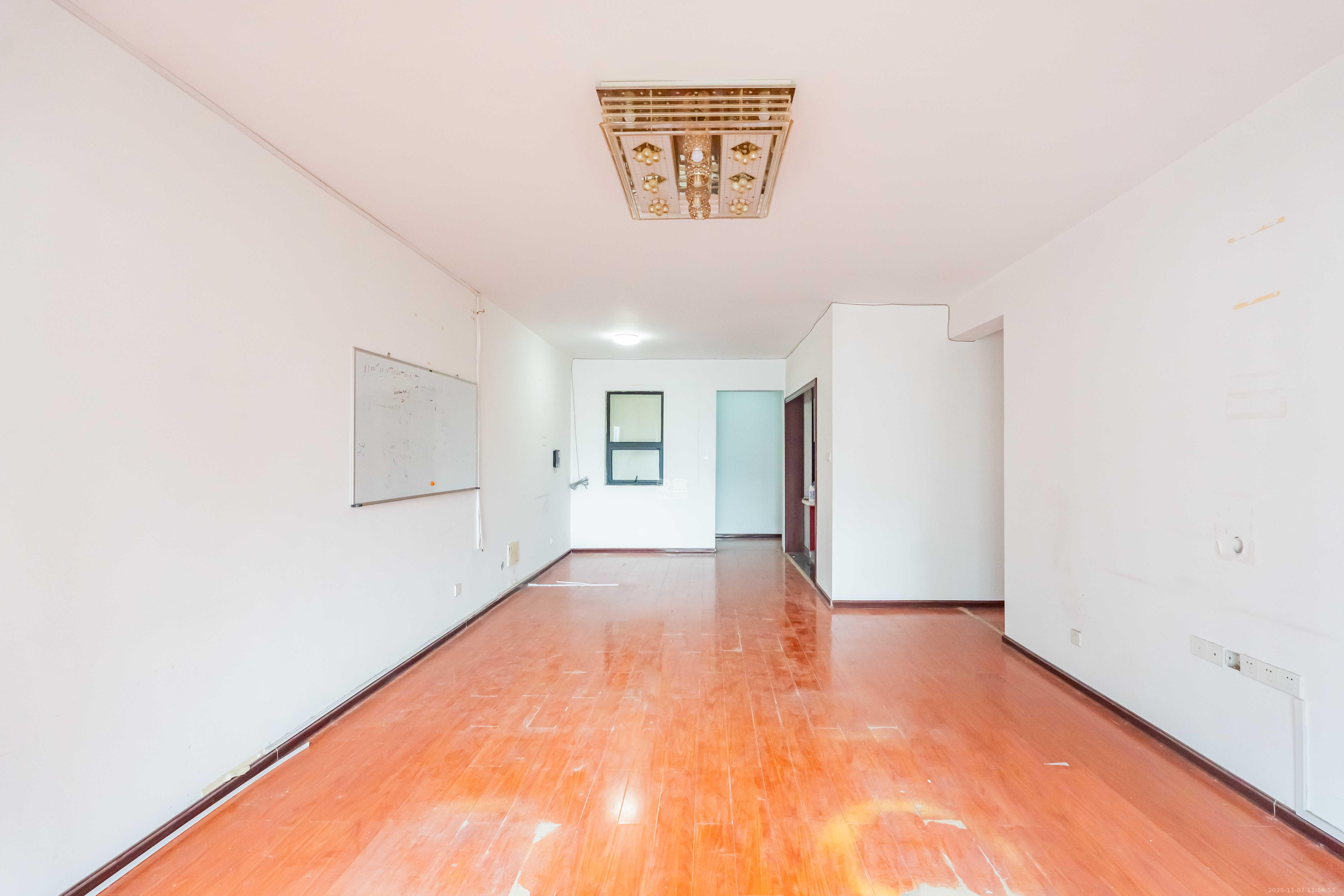 金土地第一湾 3室2厅2卫 2500.0元/月 金土地第一湾 3室2厅2卫 2500.0元/月室内图