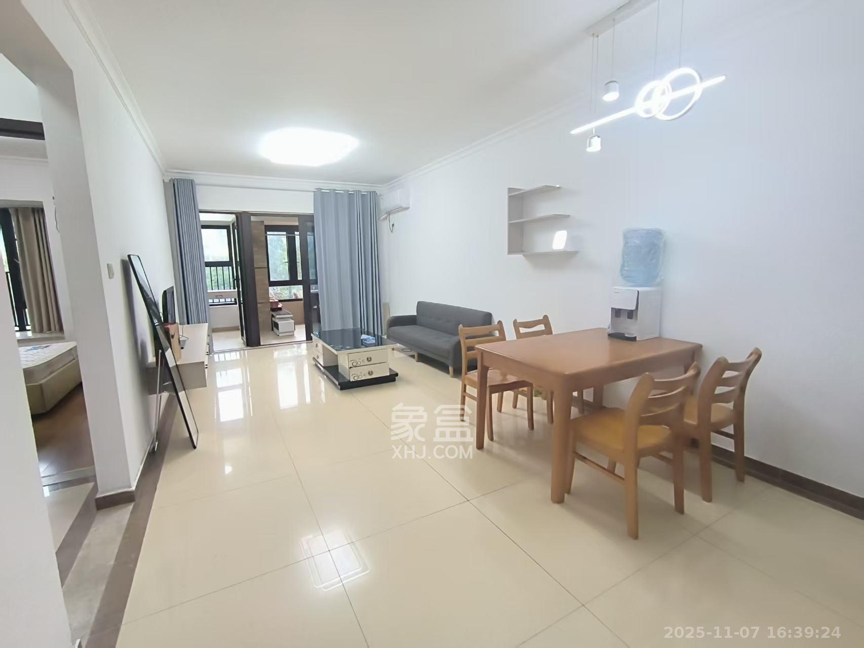 时代倾城一期  2室2厅1卫    1900.0元/月室内图