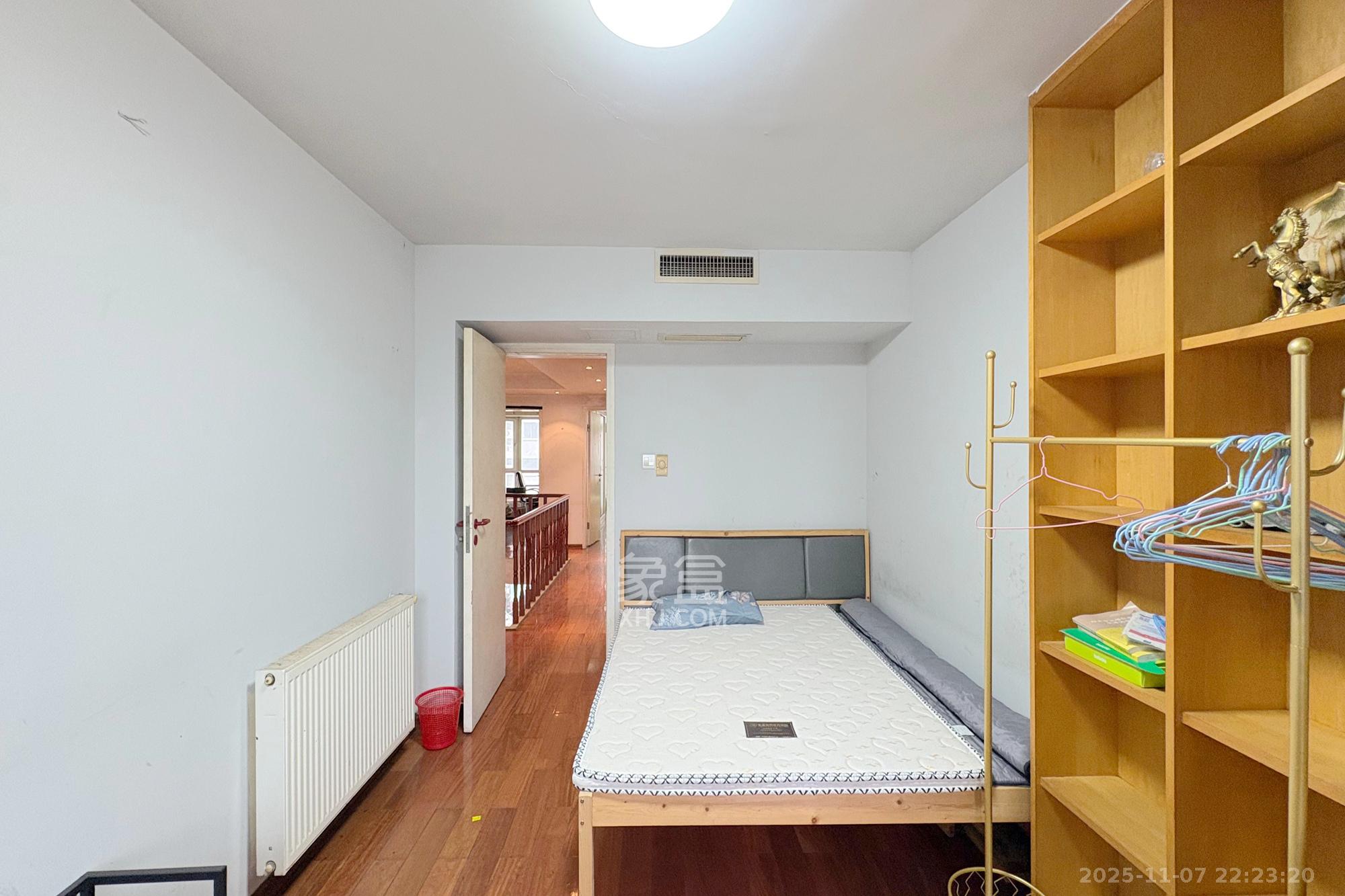 香格里嘉园  4室2厅2卫    150.0万其他