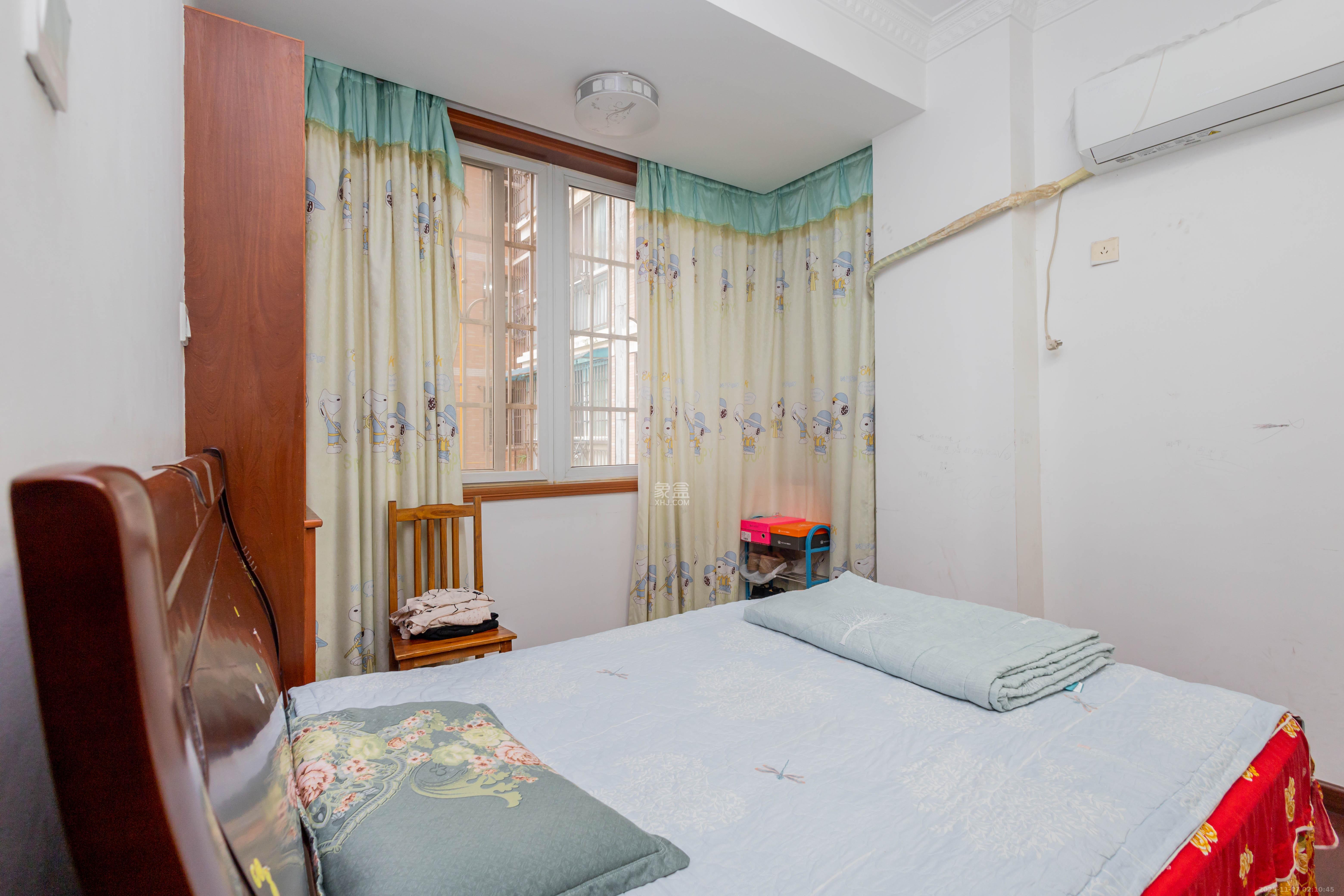 星城国际 1室2厅2卫 48.8万 星城国际 1室2厅2卫 48.8万卧室