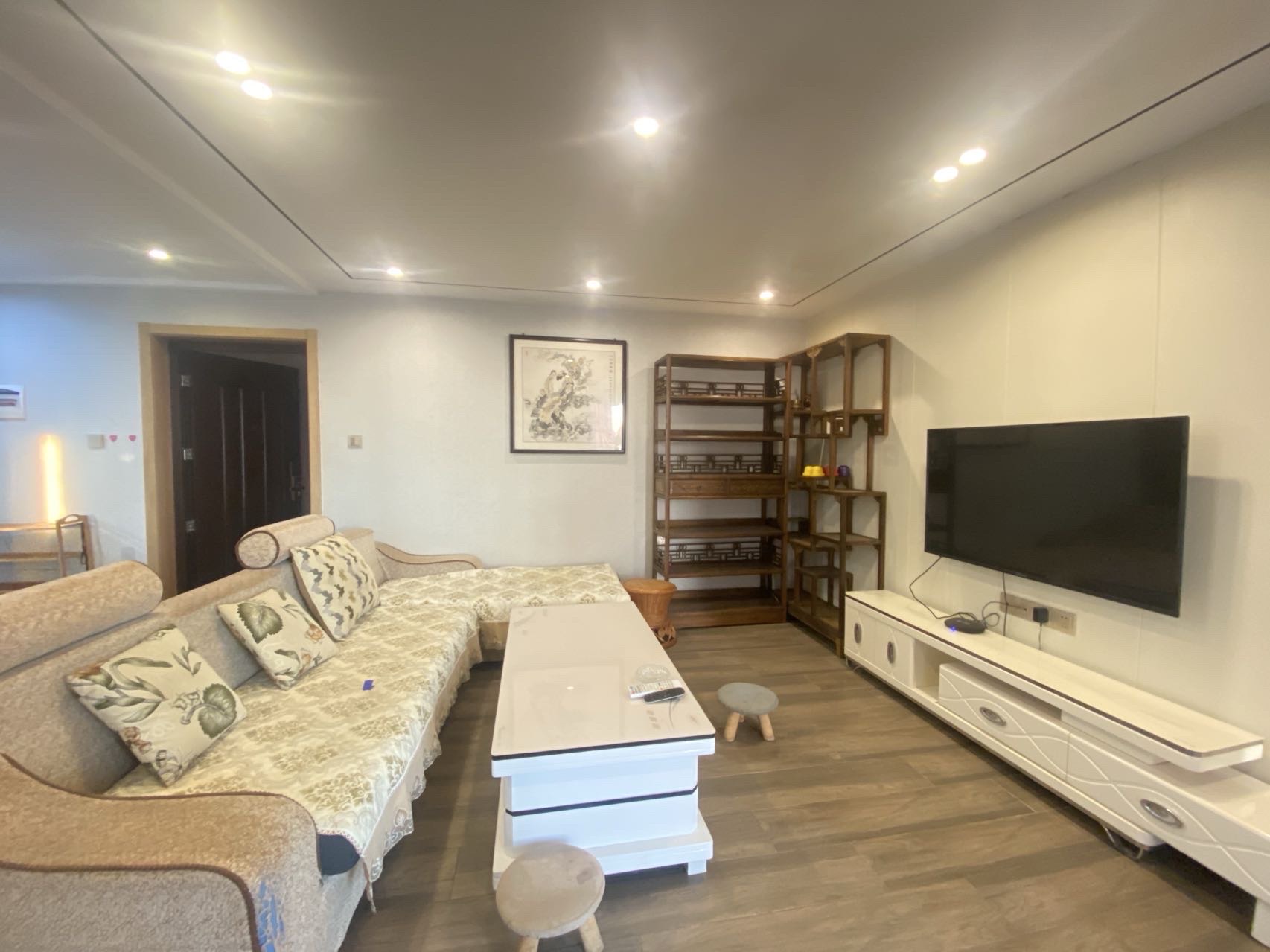 M国际 2室2厅1卫 1500.0元/月 M国际 2室2厅1卫 1500.0元/月室内图