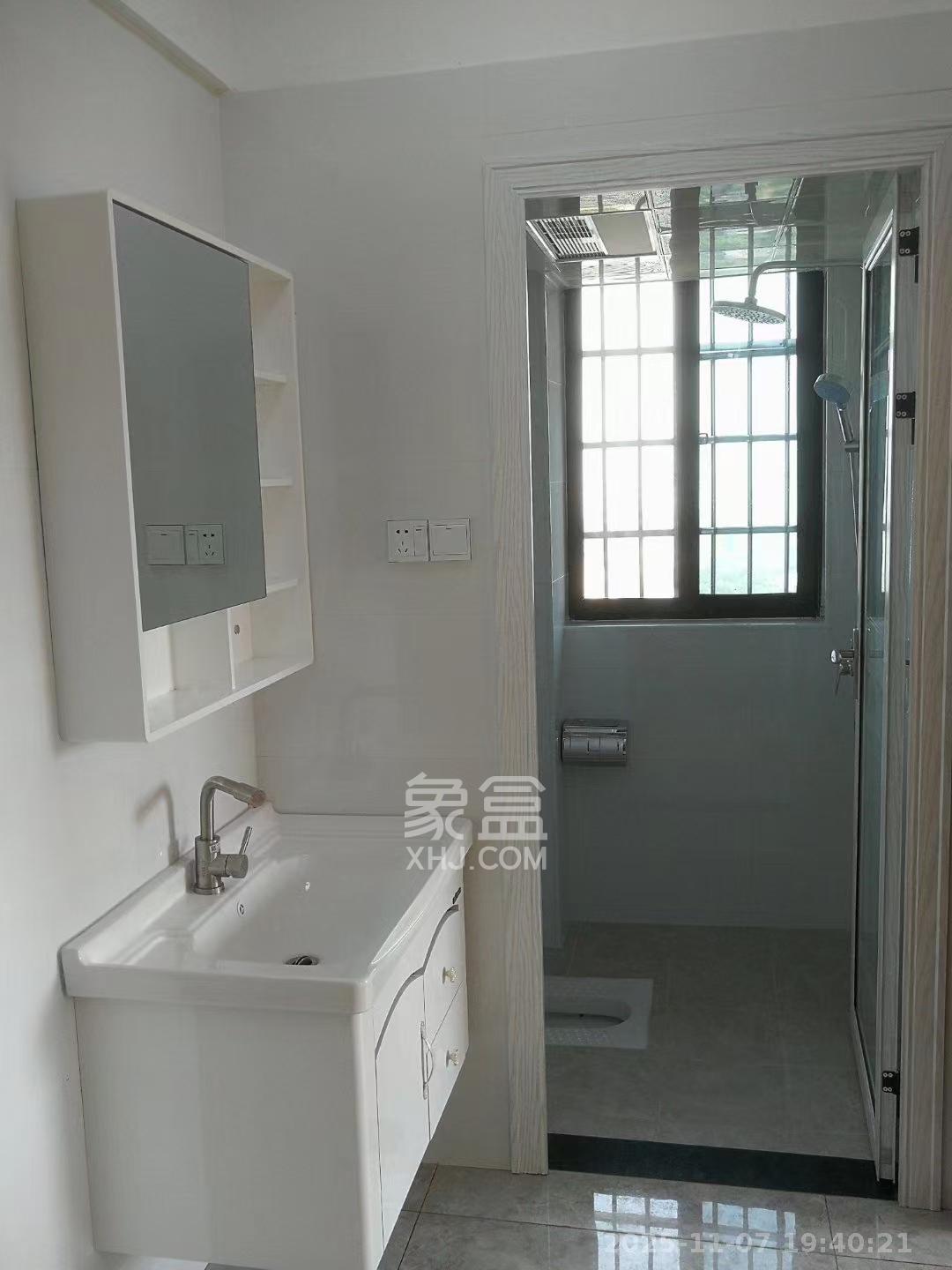 顺安大厦  3室2厅1卫    3000.0元/月室内图