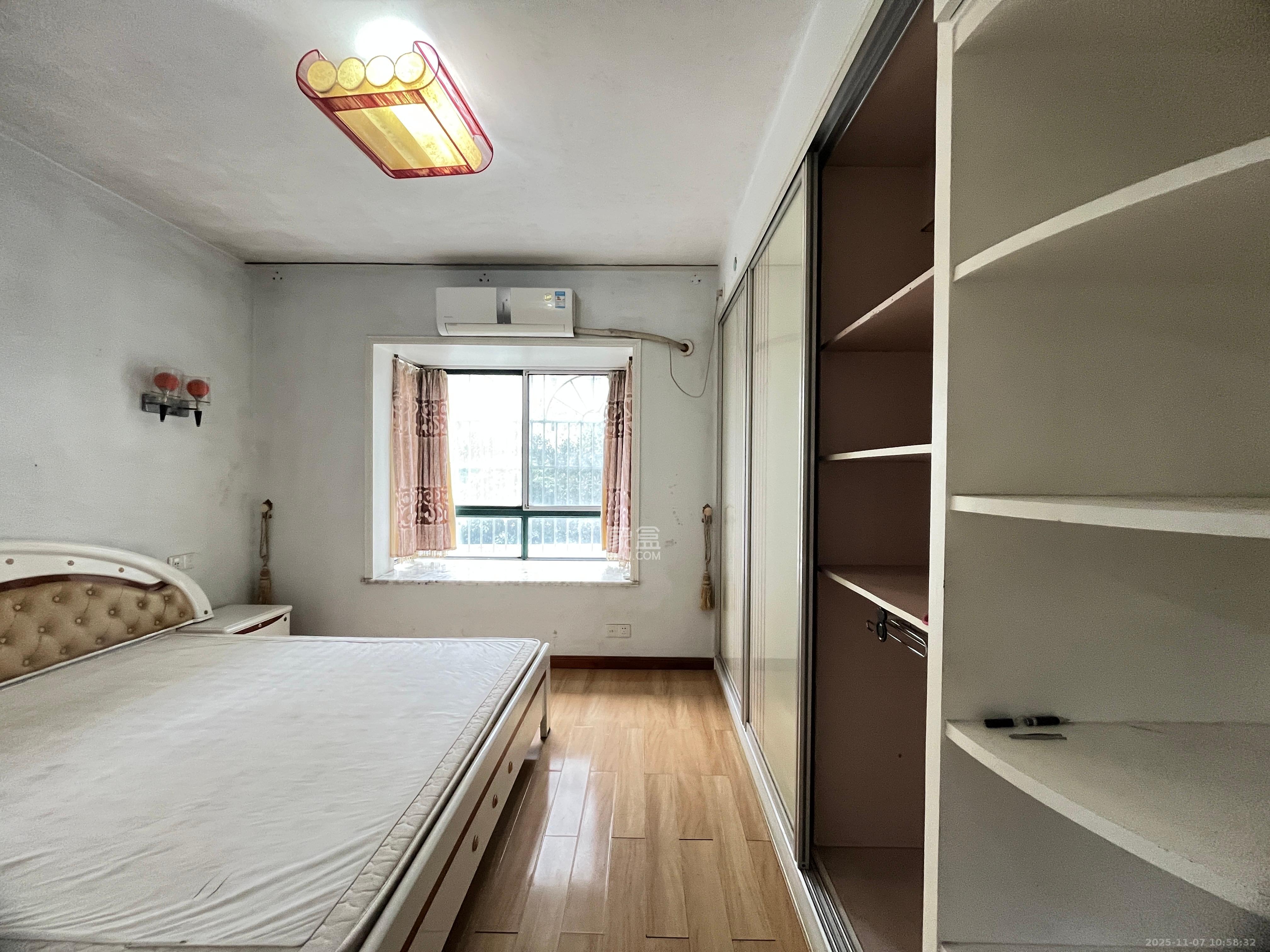 天和华城  3室2厅2卫    2000.0元/月室内图