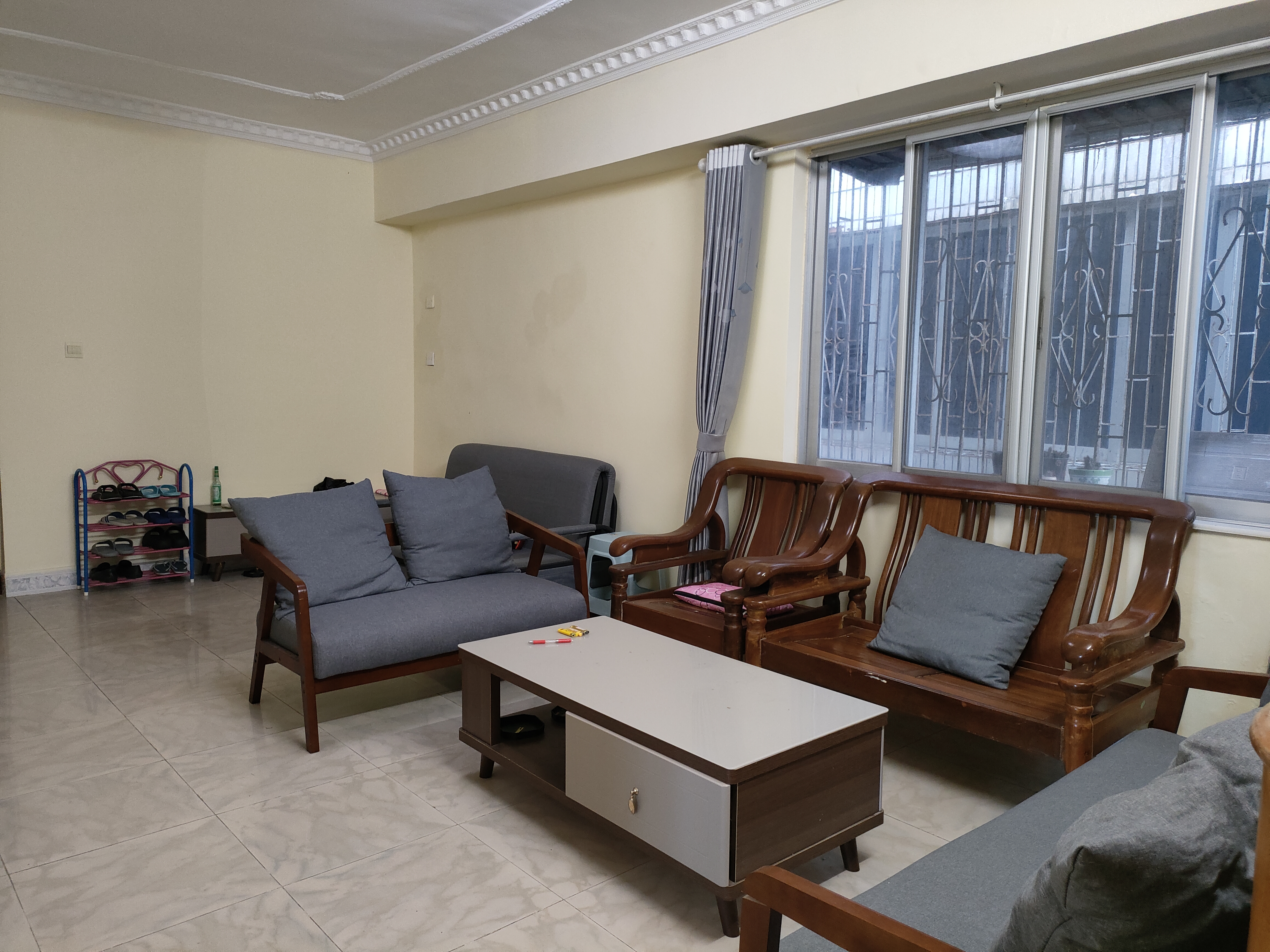 海口农行宿舍（海秀路48-1号）  3室2厅2卫    2400.0元/月室内图