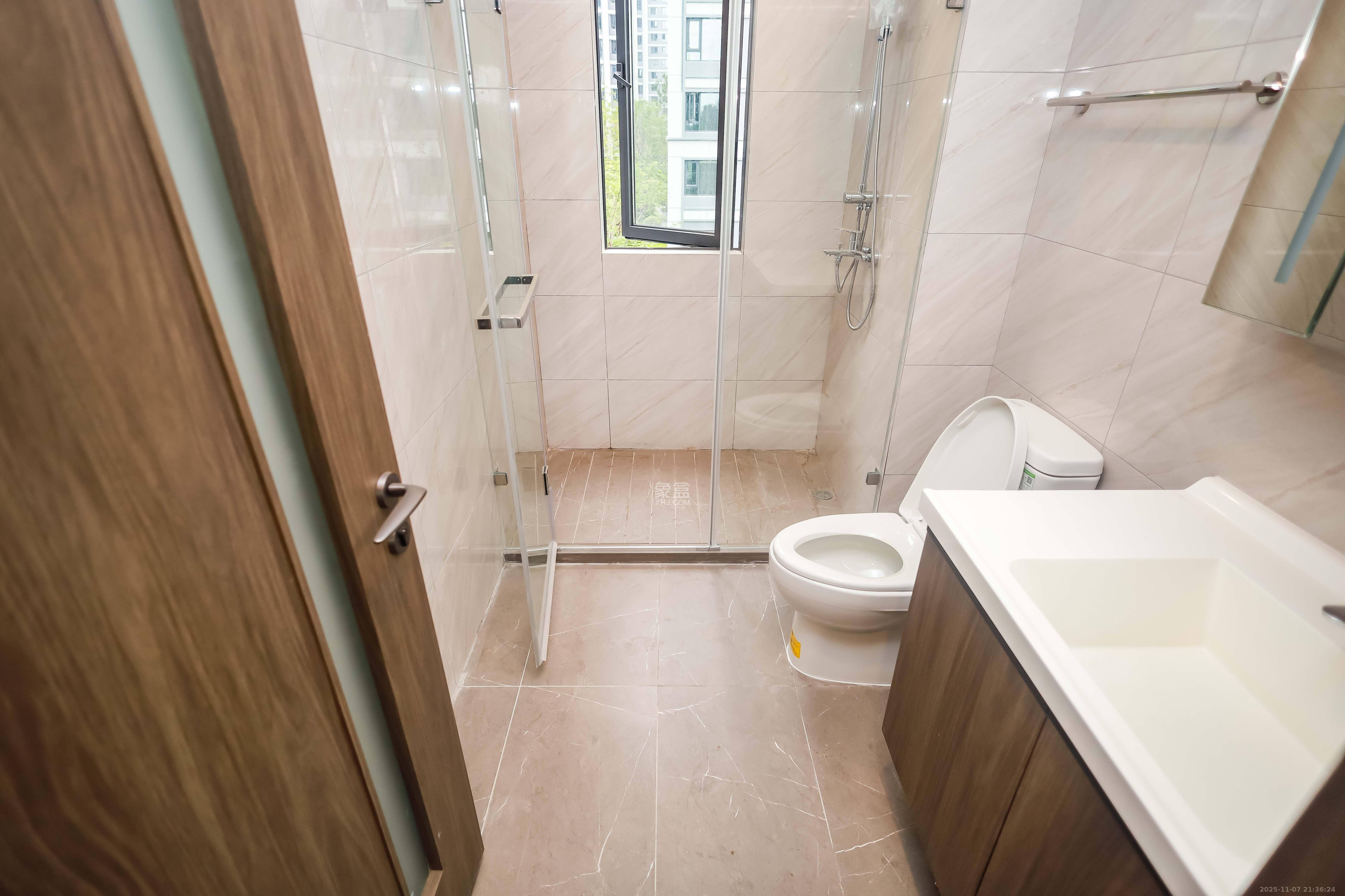 龙湖舜山府 3室2厅1卫 162.0万 龙湖舜山府 3室2厅1卫 162.0万卫生间