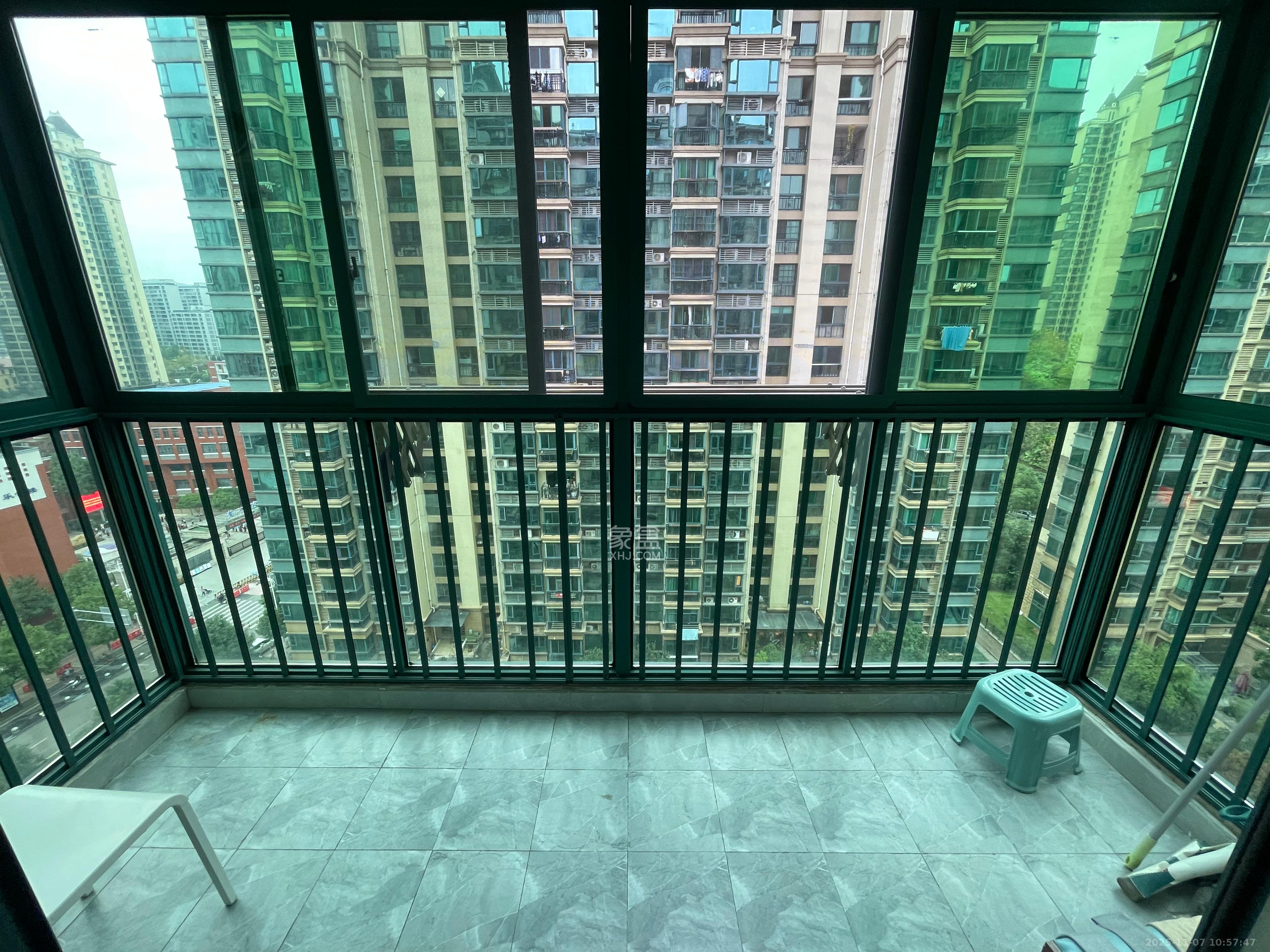 恒大华府 3室2厅1卫 2500.0元/月 恒大华府 3室2厅1卫 2500.0元/月室内图