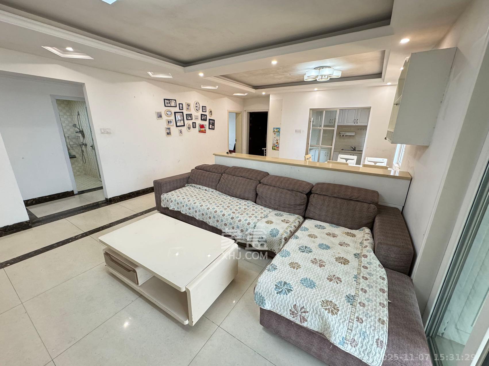 米兰春天  4室2厅2卫    2200.0元/月