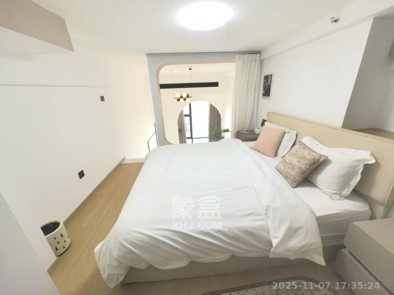 万润时光里  2室1厅1卫    2400.0元/月