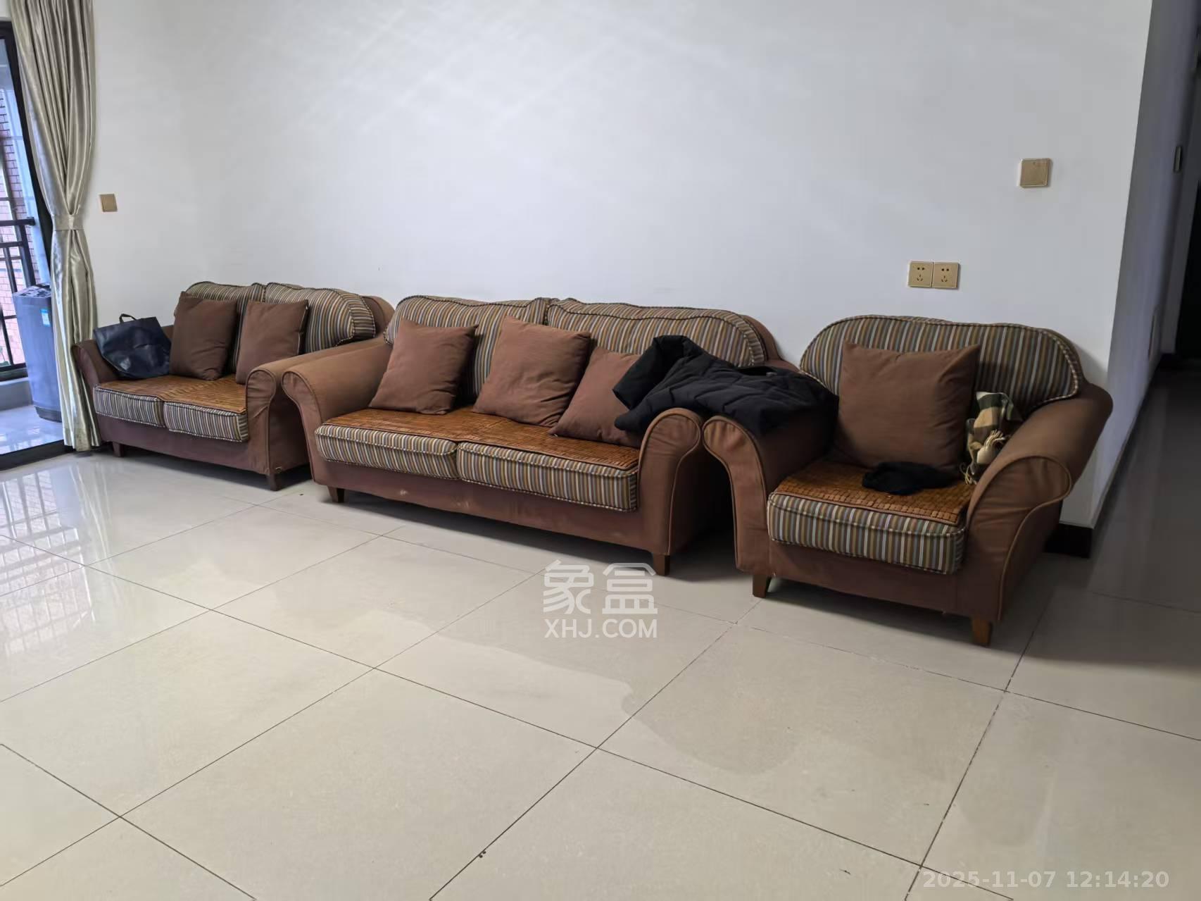 东业上城嘉苑(晟悦国际) 3室2厅2卫 2200.0元/月 东业上城嘉苑(晟悦国际) 3室2厅2卫 2200.0元/月室内图