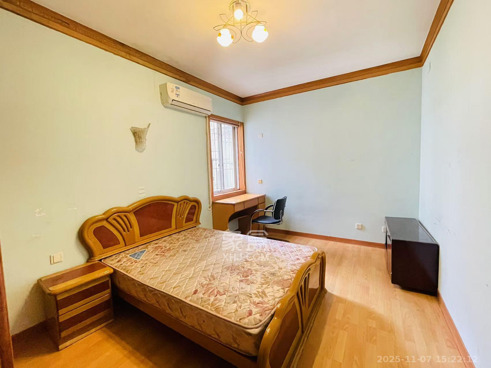 陈家湖小区  4室2厅2卫    3200.0元/月室内图