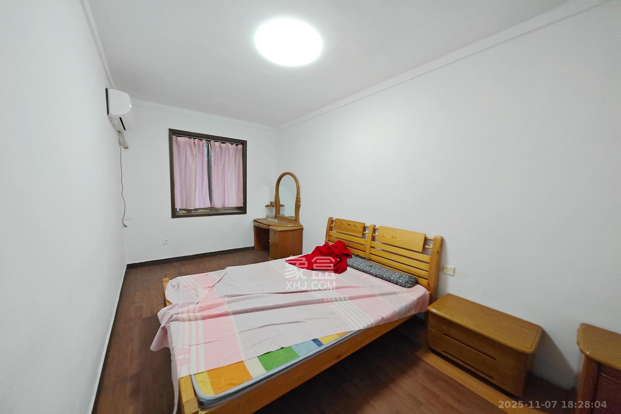 赤岗小区（一二三片）  3室2厅1卫    49.8万卧室