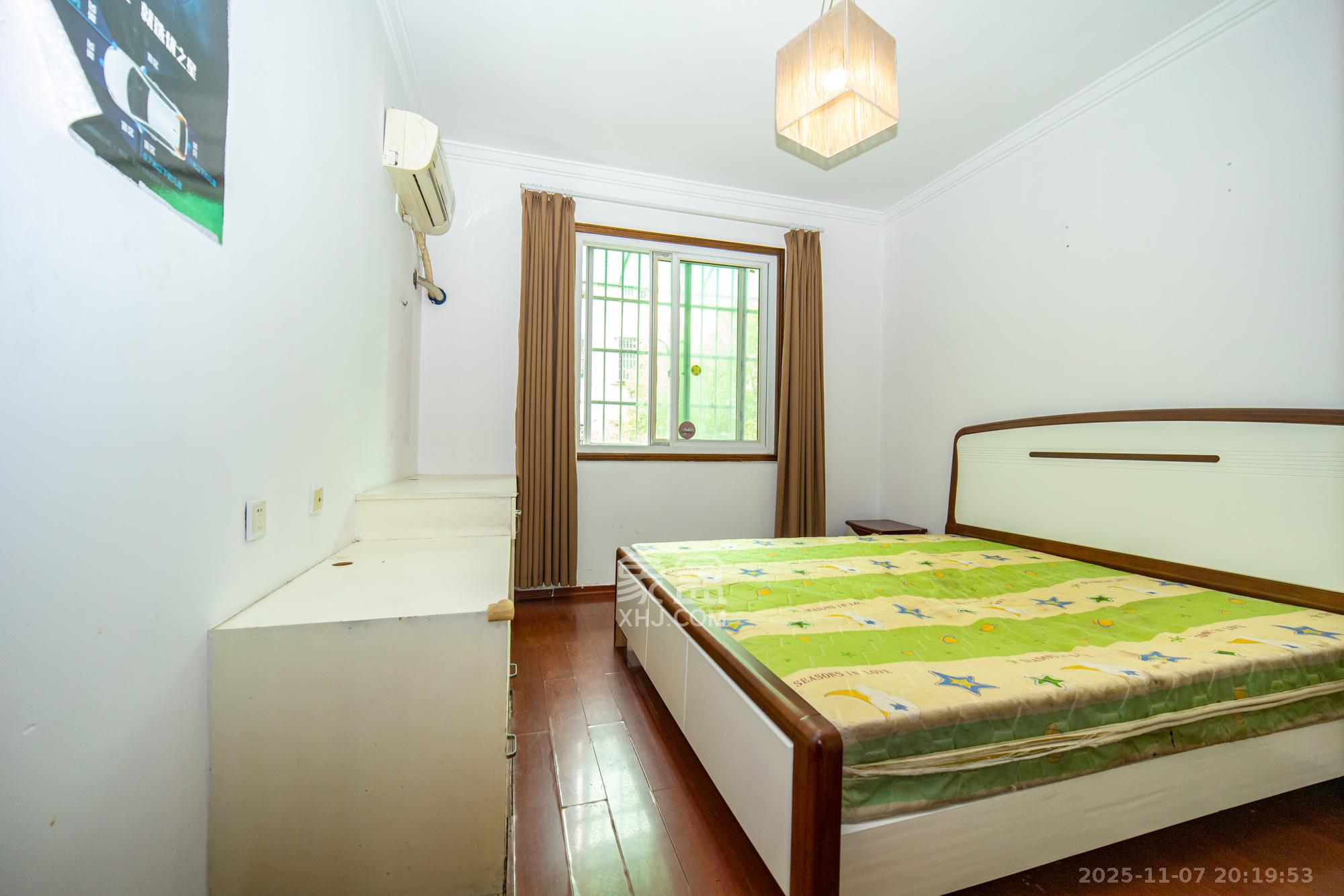 中南汽车世界 2室2厅1卫 29.8万 中南汽车世界 2室2厅1卫 29.8万卧室