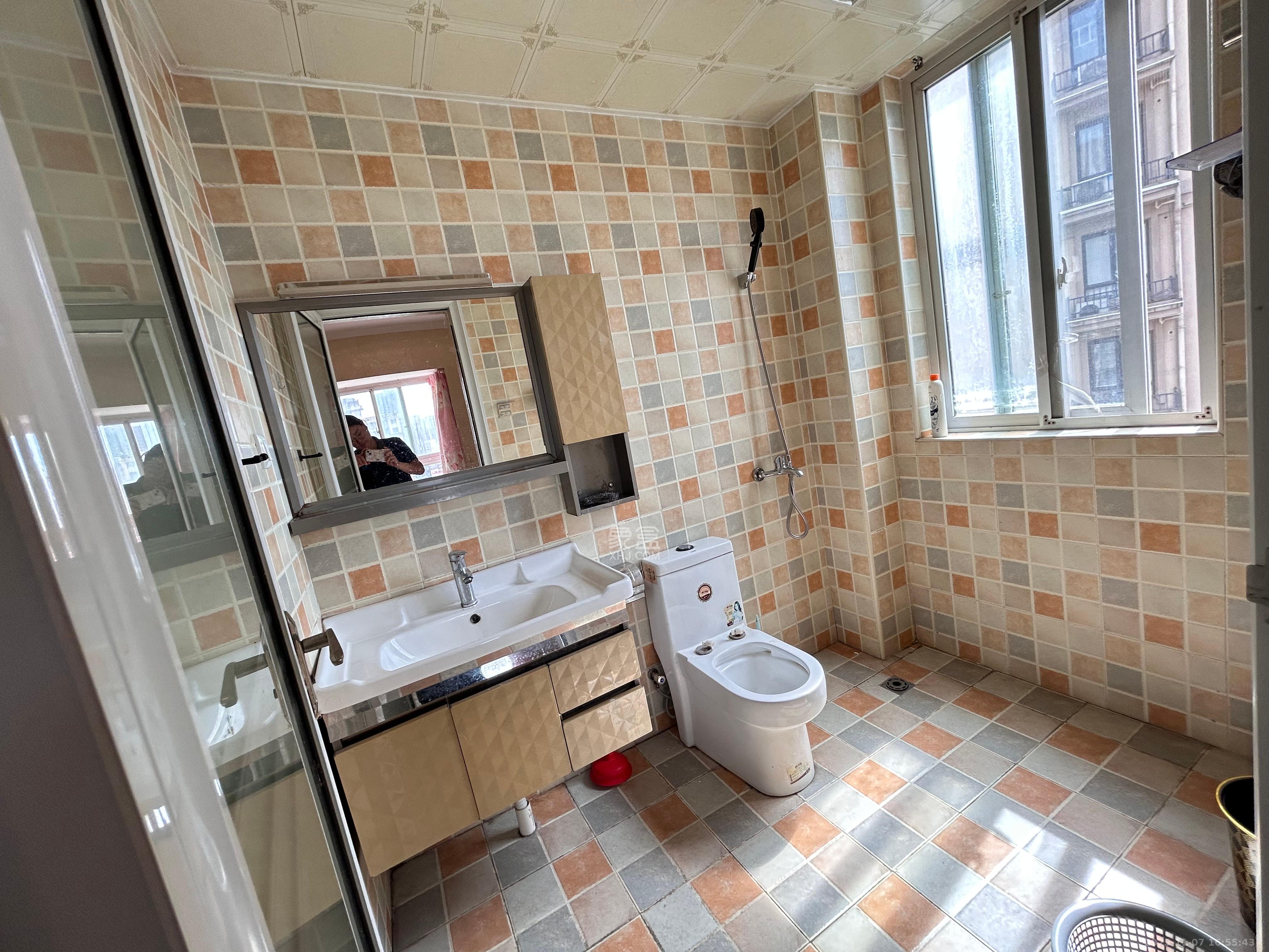 万丽景园 3室2厅1卫 2000.0元/月 万丽景园 3室2厅1卫 2000.0元/月室内图