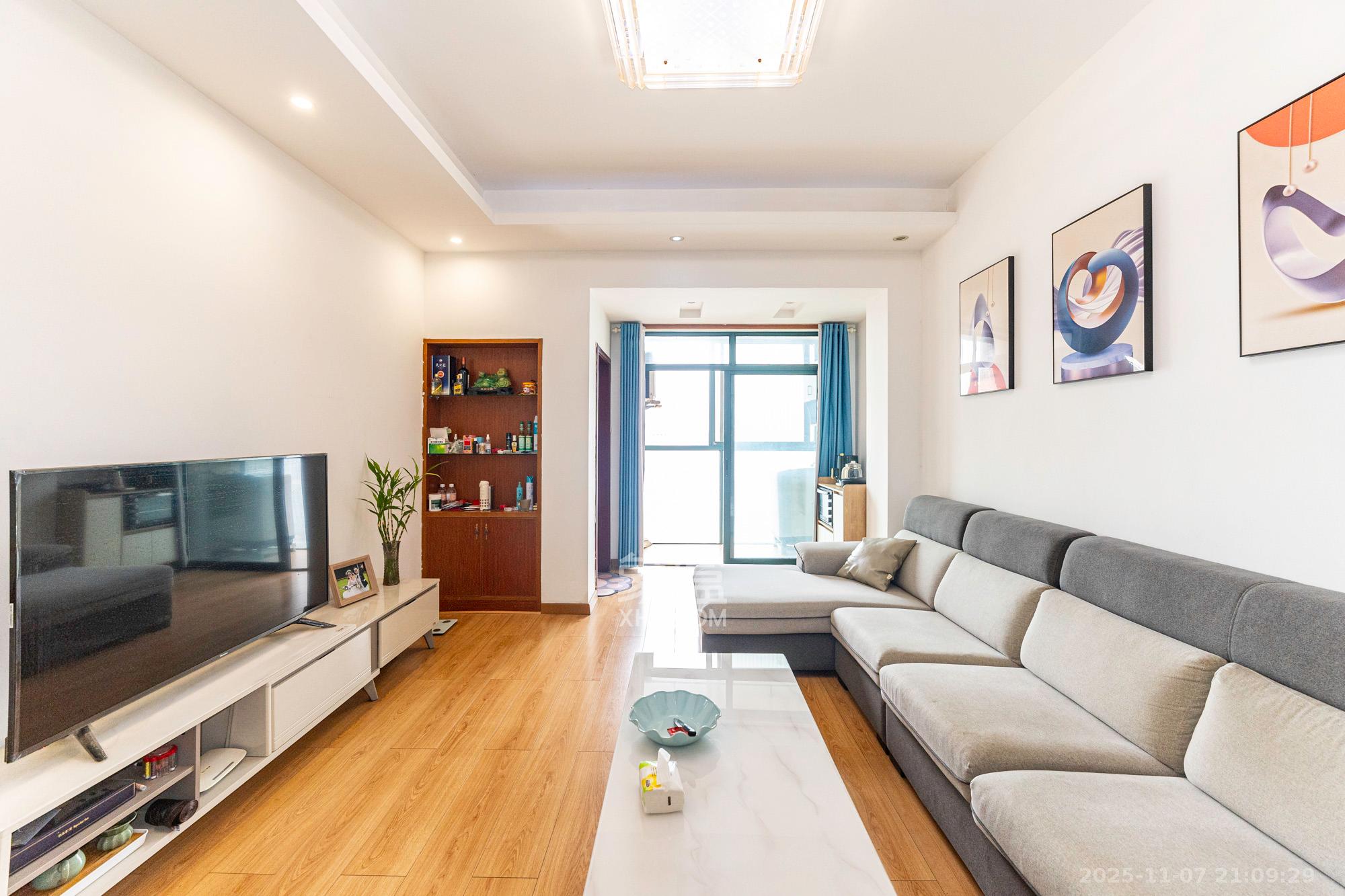 绿洲花园  3室2厅1卫    72.0万