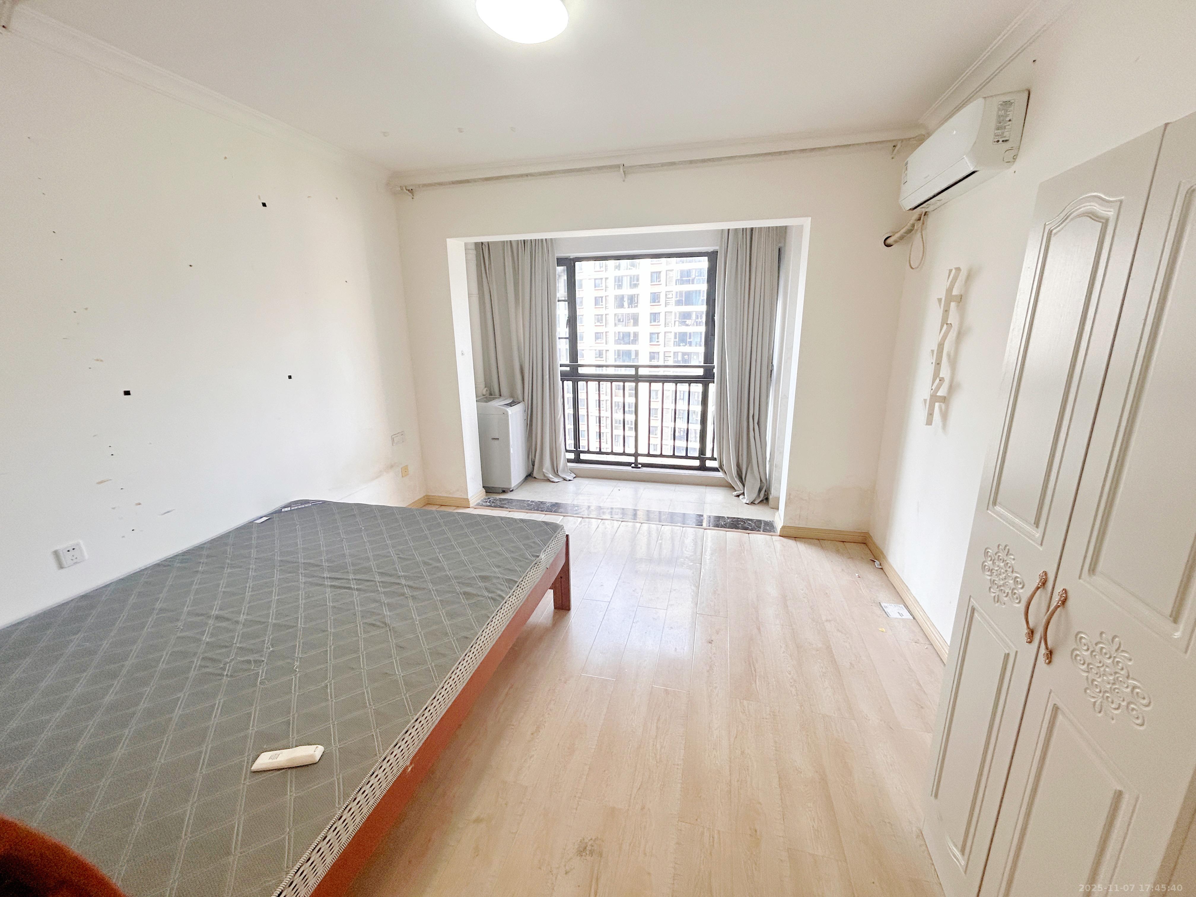 五江天街北区  1室1厅1卫    1200.0元/月室内图