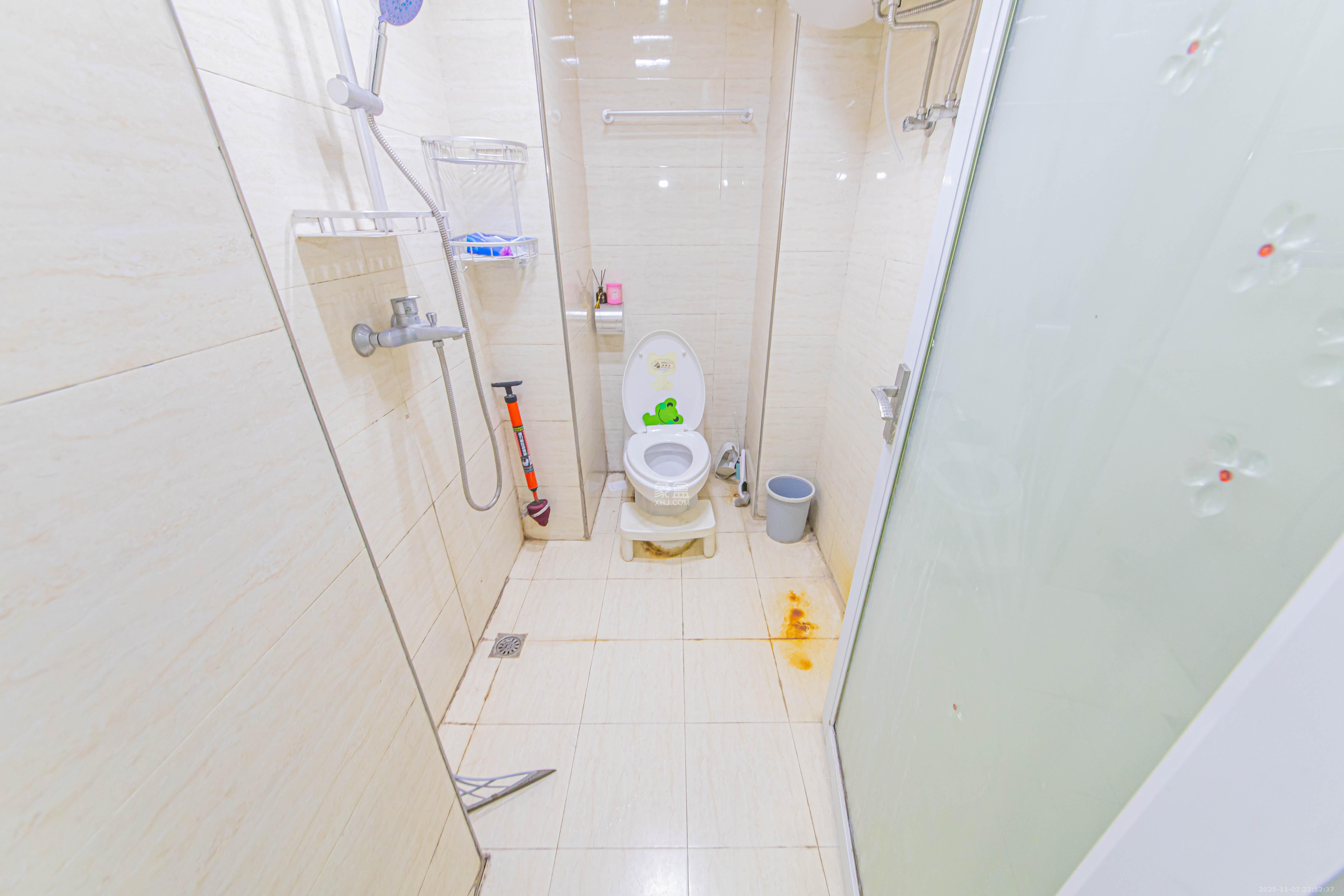 绿地公馆（绿地名邸）  1室1厅1卫    45.0万卫生间