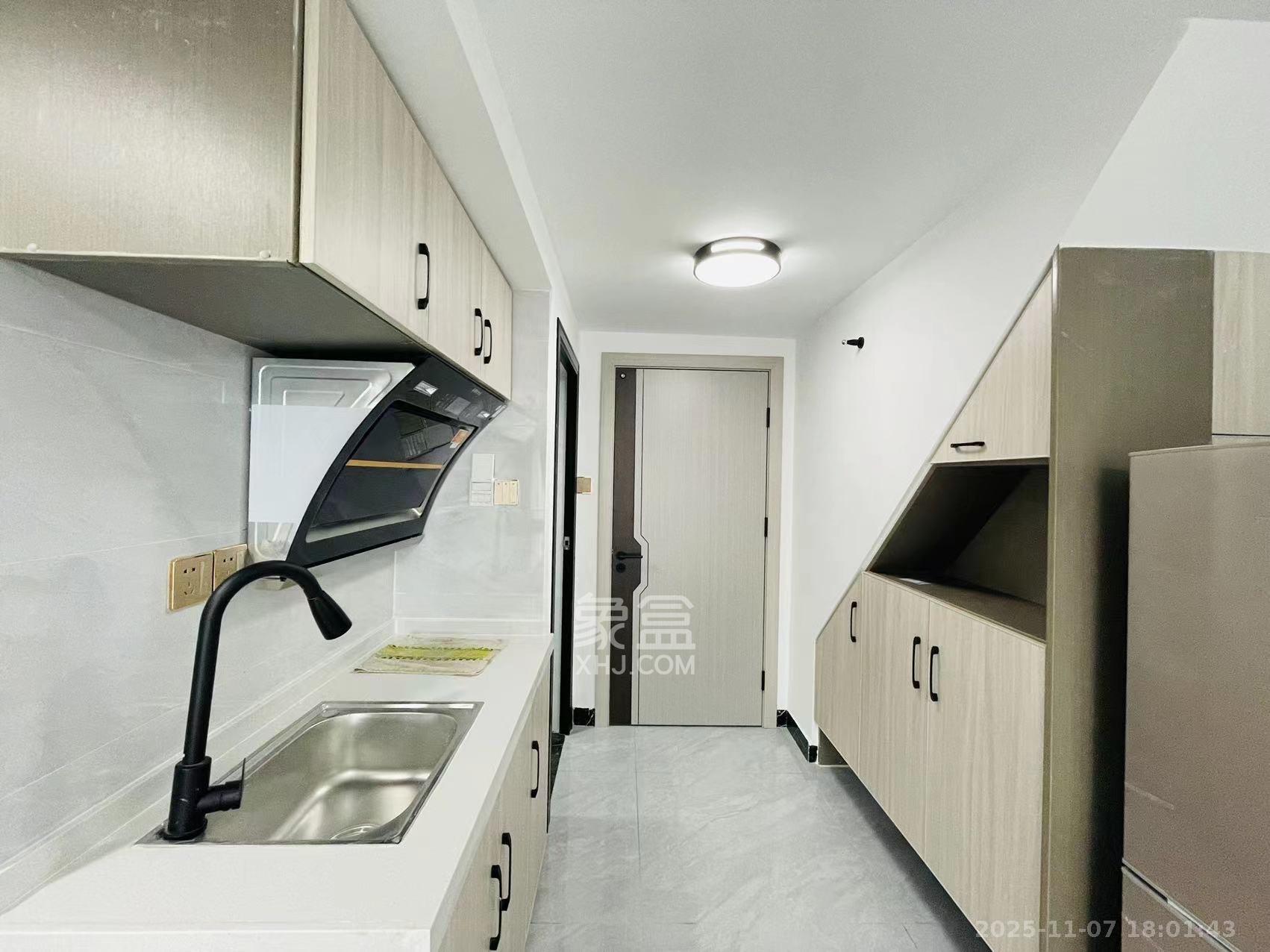 金地中交麓谷香颂(金地中交雅苑) 1室1厅1卫 1300.0元/月 金地中交麓谷香颂(金地中交雅苑) 1室1厅1卫 1300.0元/月室内图