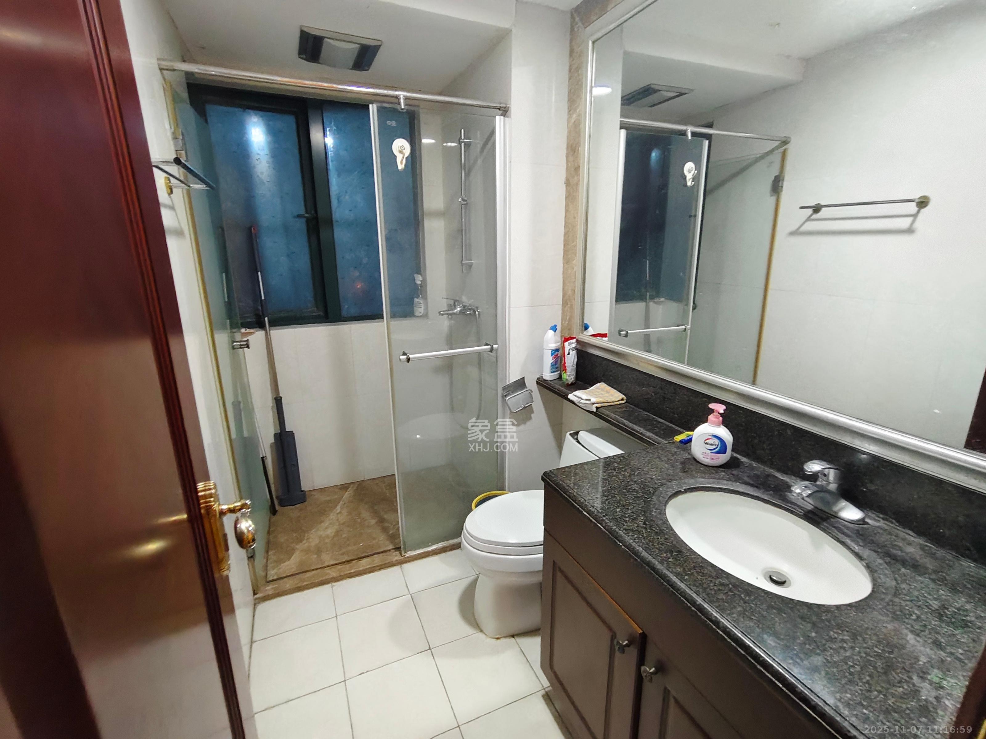 恒大华府 2室2厅1卫 1800.0元/月 恒大华府 2室2厅1卫 1800.0元/月室内图