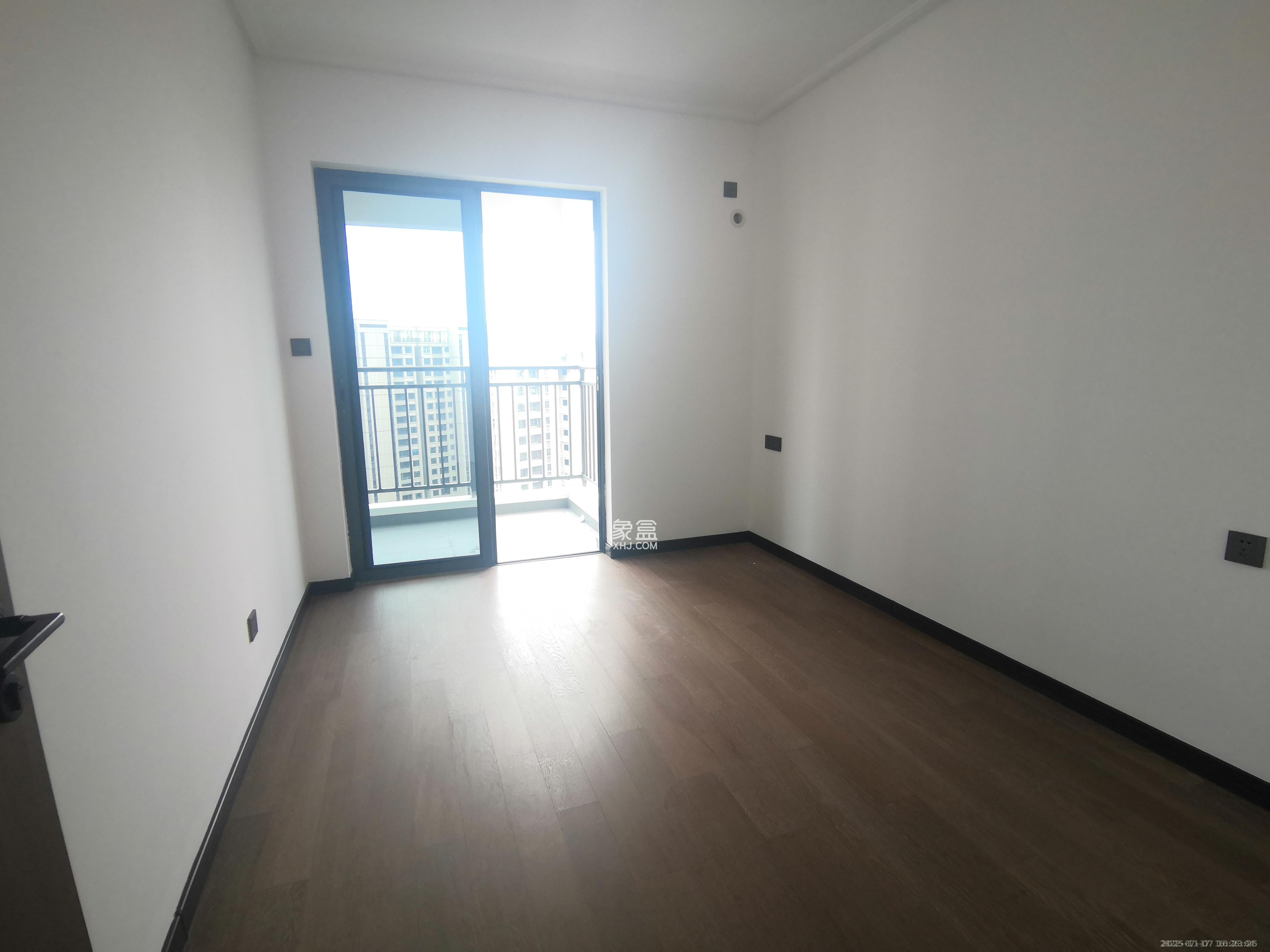 卓越中寰  3室2厅2卫    5000.0元/月室内图