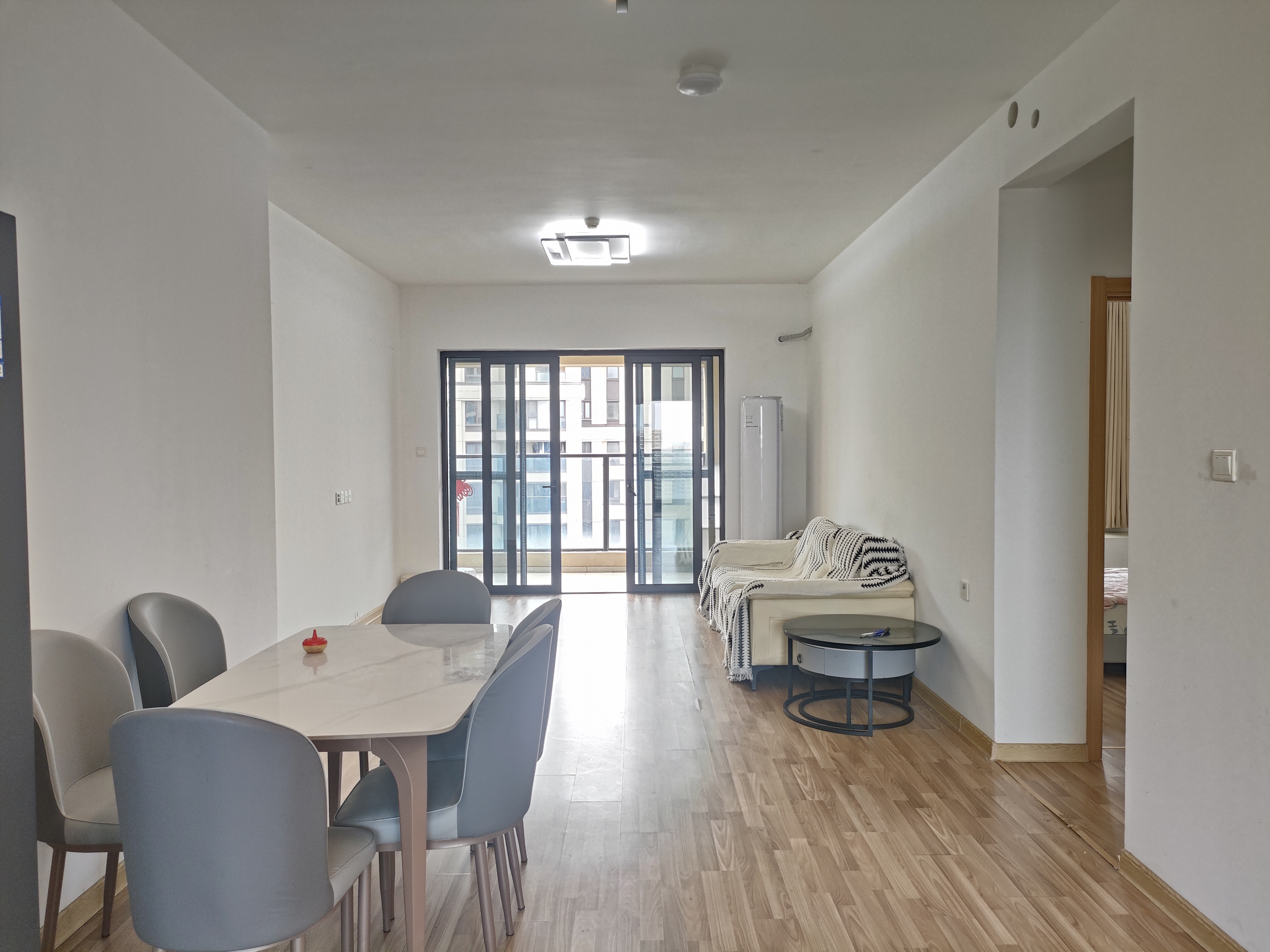 融创海口一号  3室2厅1卫    3600.0元/月室内图