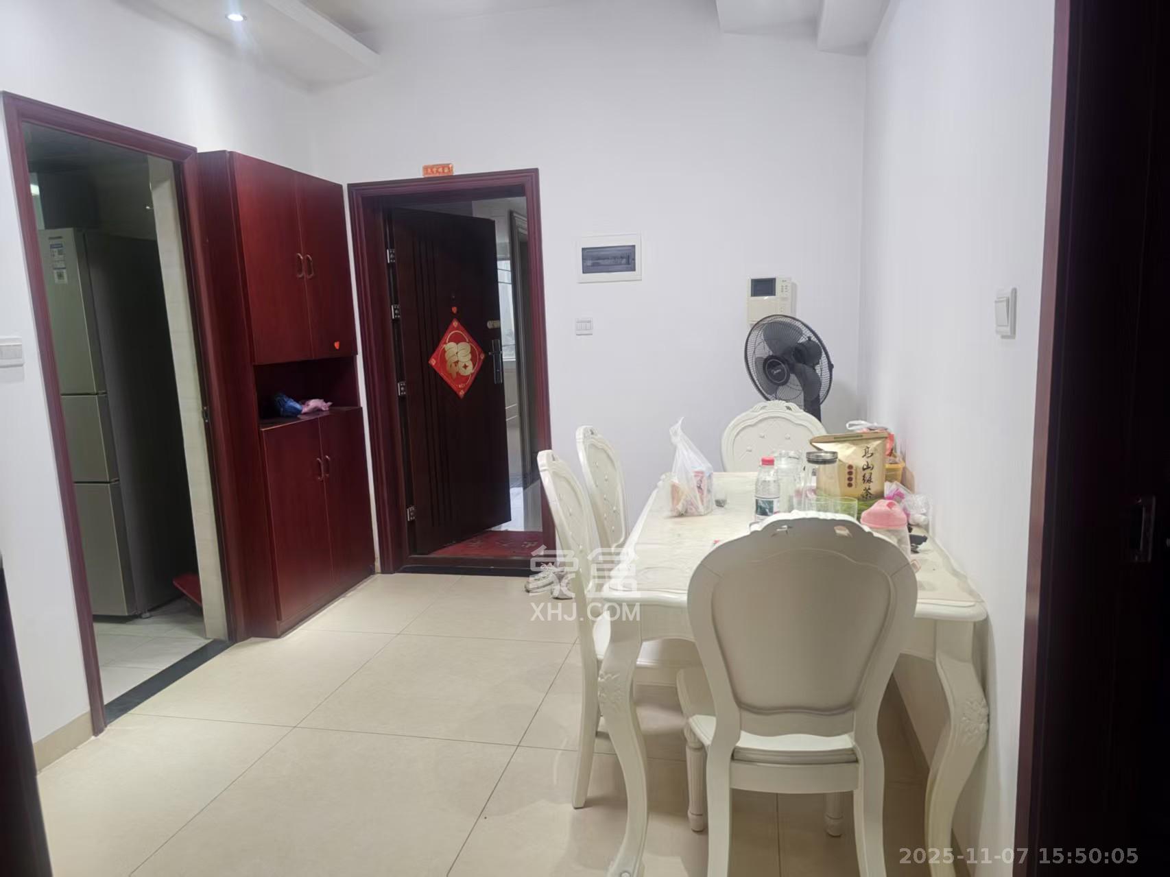 高信向日葵 2室2厅1卫 2600.0元/月 高信向日葵 2室2厅1卫 2600.0元/月室内图