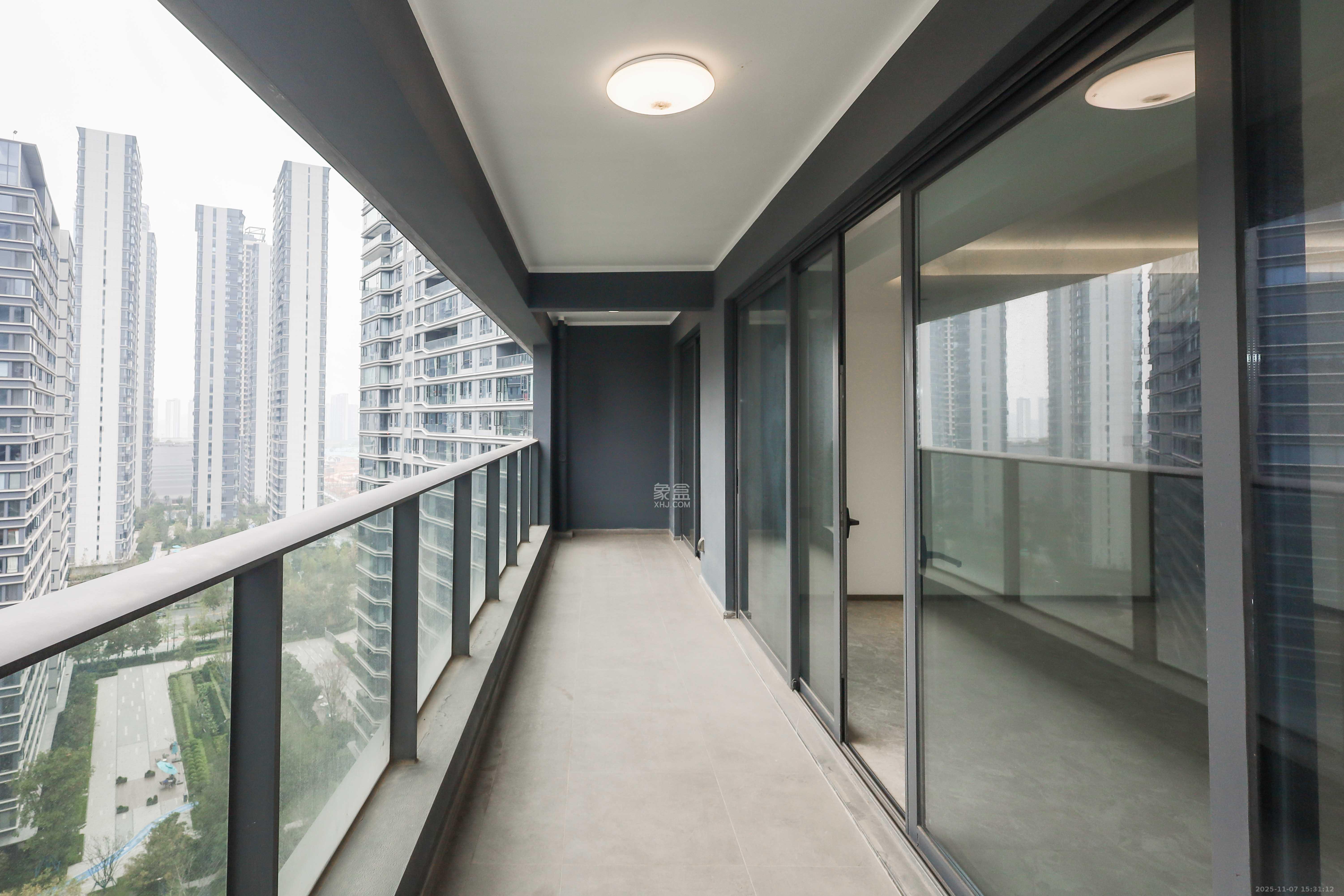 绿城招商桂语雲峯 4室2厅2卫 308.0万 绿城招商桂语雲峯 4室2厅2卫 308.0万阳台