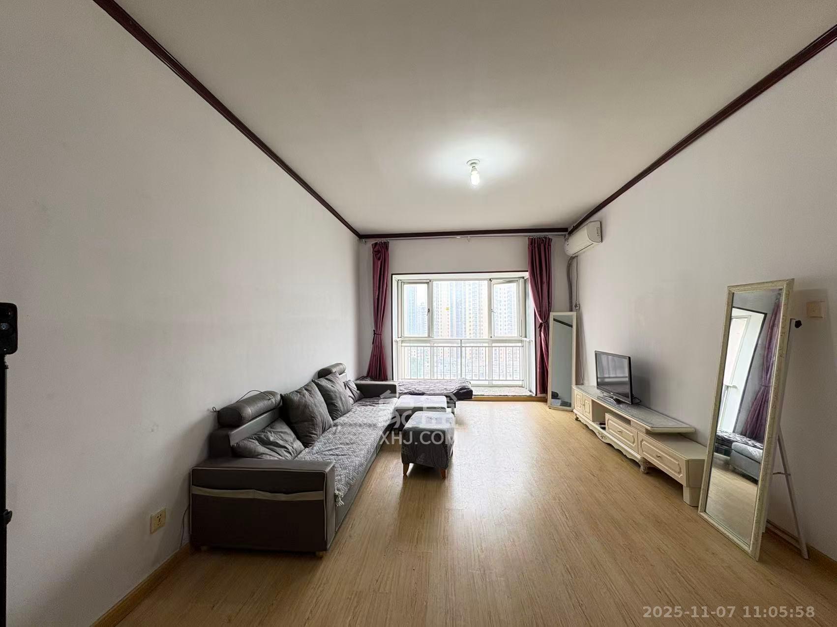 西点公园里  2室2厅1卫    2200.0元/月室内图