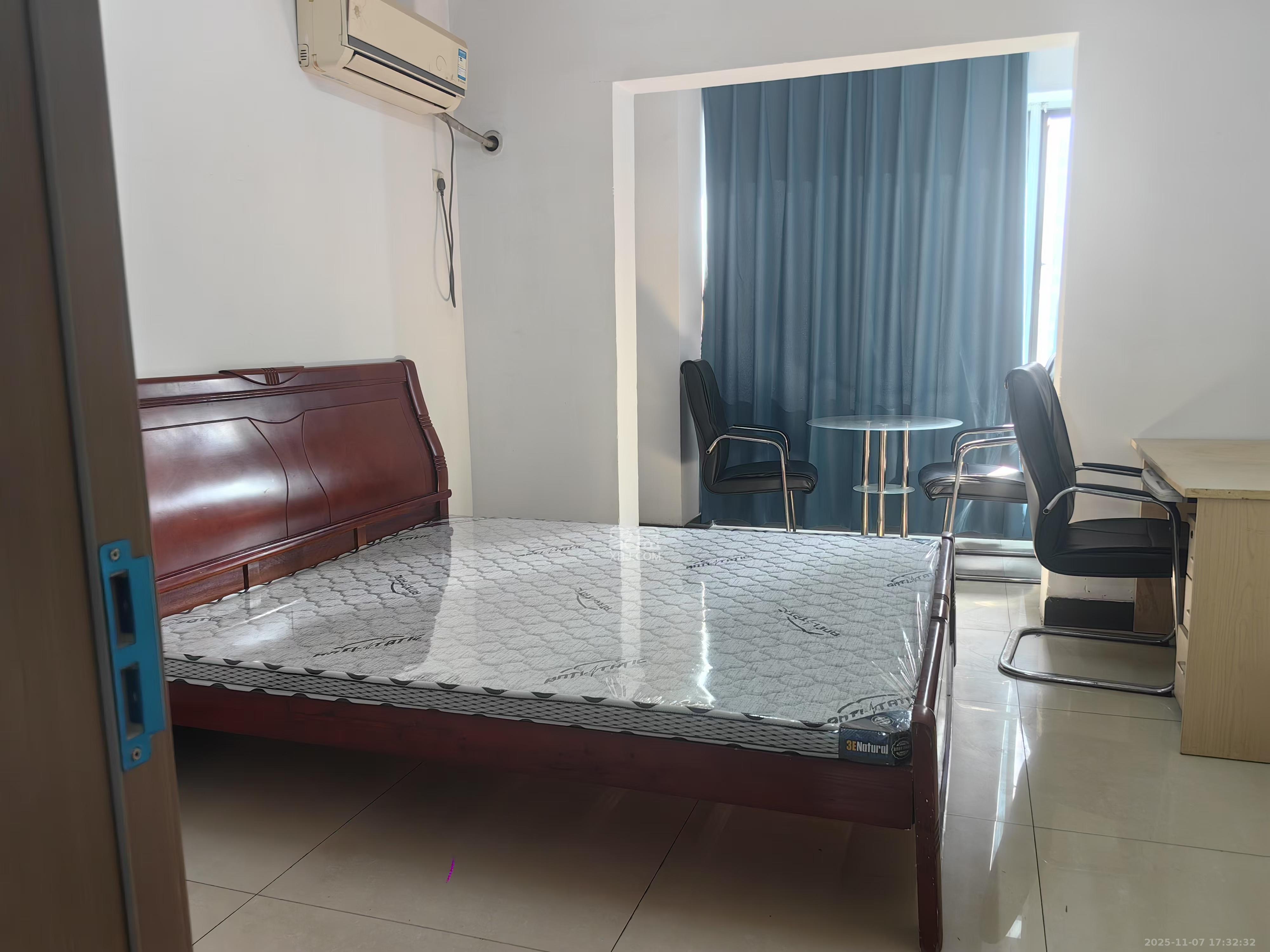 芙蓉蓉苑 3室2厅1卫 2400.0元/月 芙蓉蓉苑 3室2厅1卫 2400.0元/月室内图